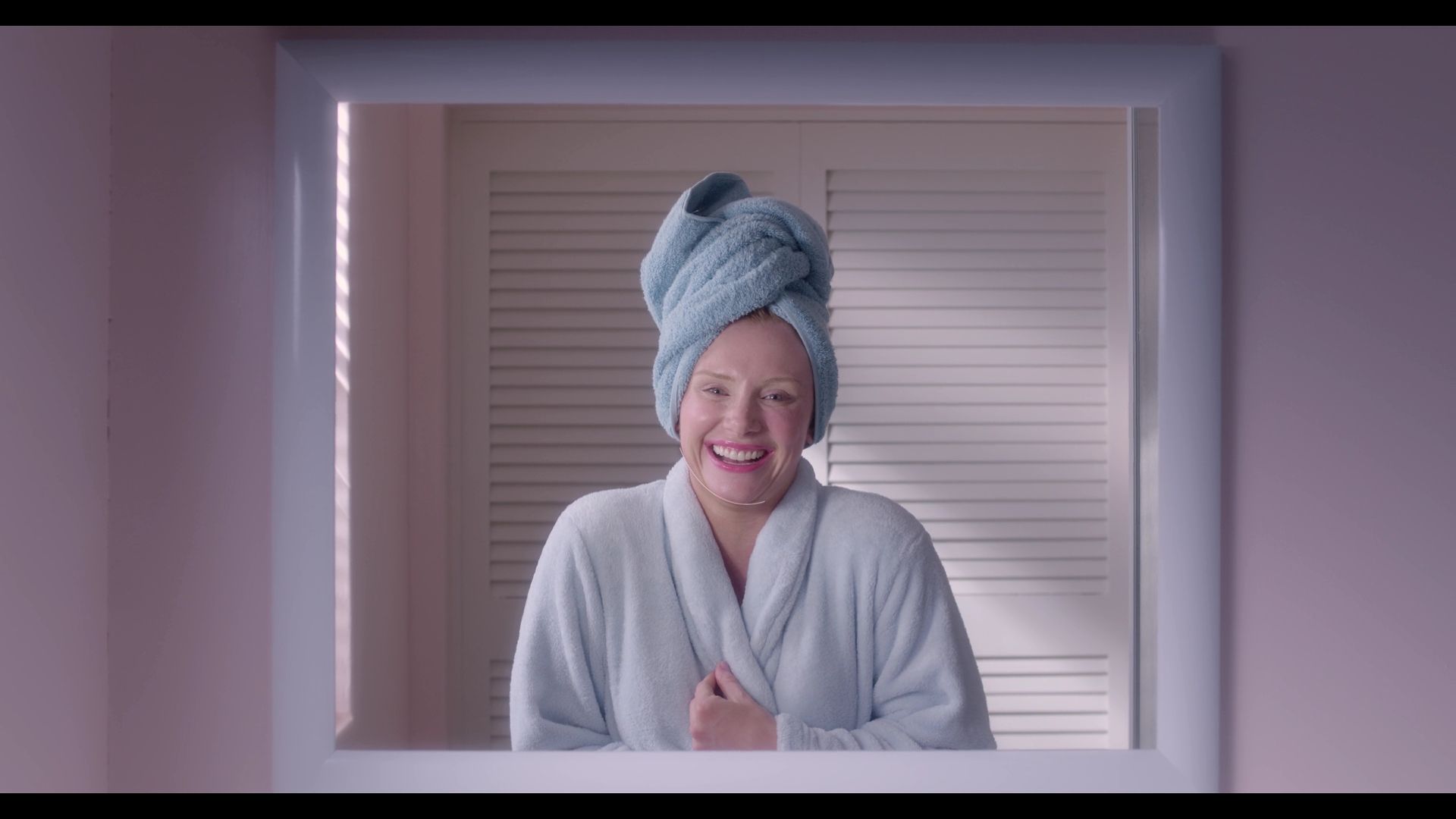 BlackMirror_3x01_Nosedive_0016.jpg