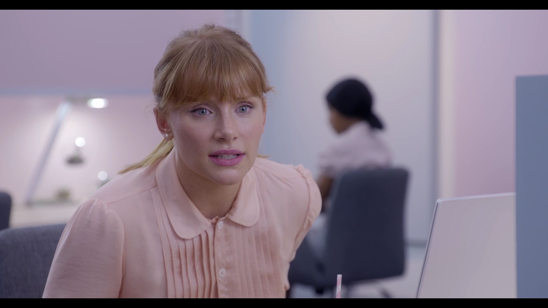 BlackMirror_3x01_Nosedive_0121.jpg