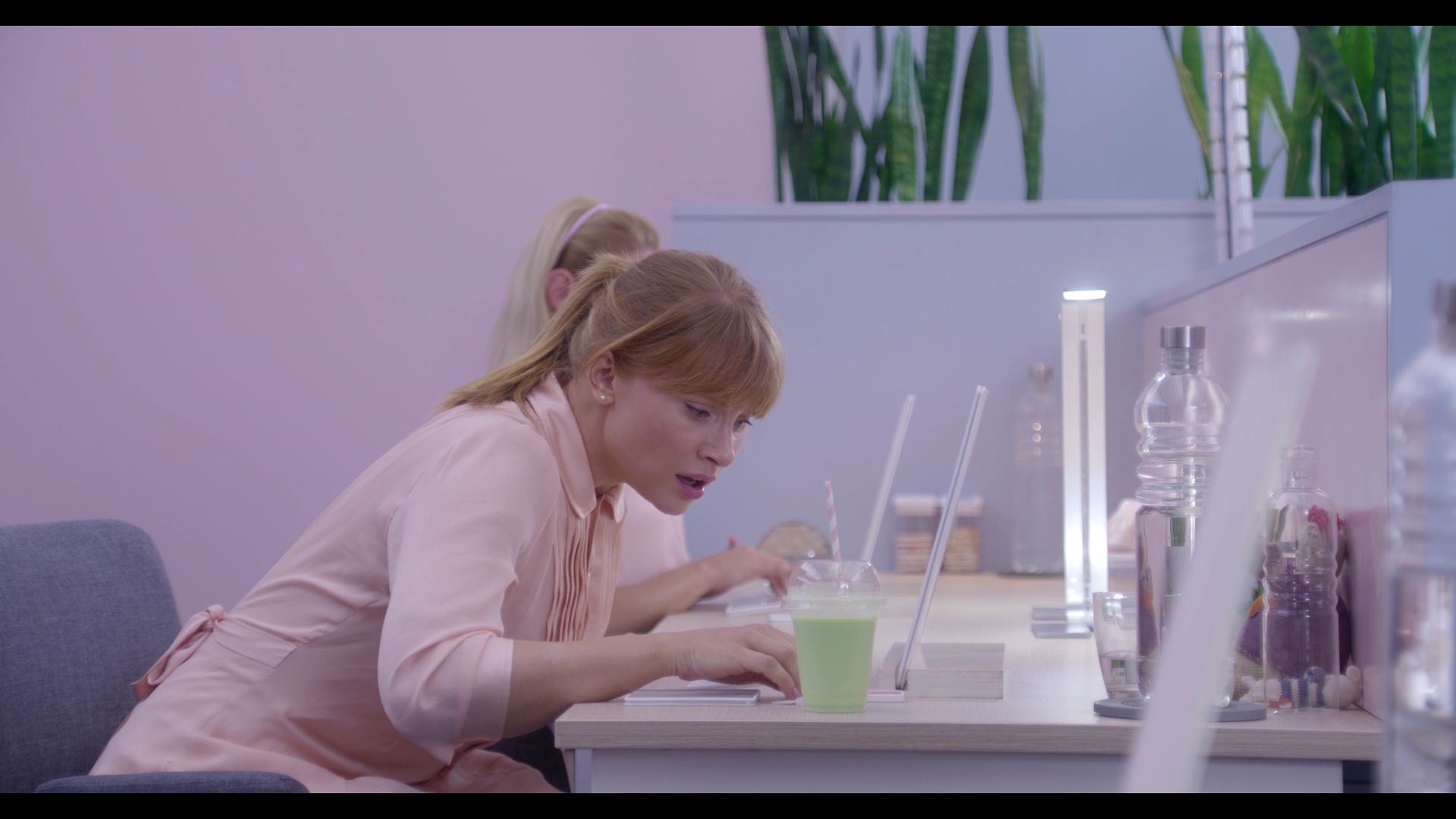 BlackMirror_3x01_Nosedive_0125.jpg BlackMirror_3x01_Nosedive_0125.jpg