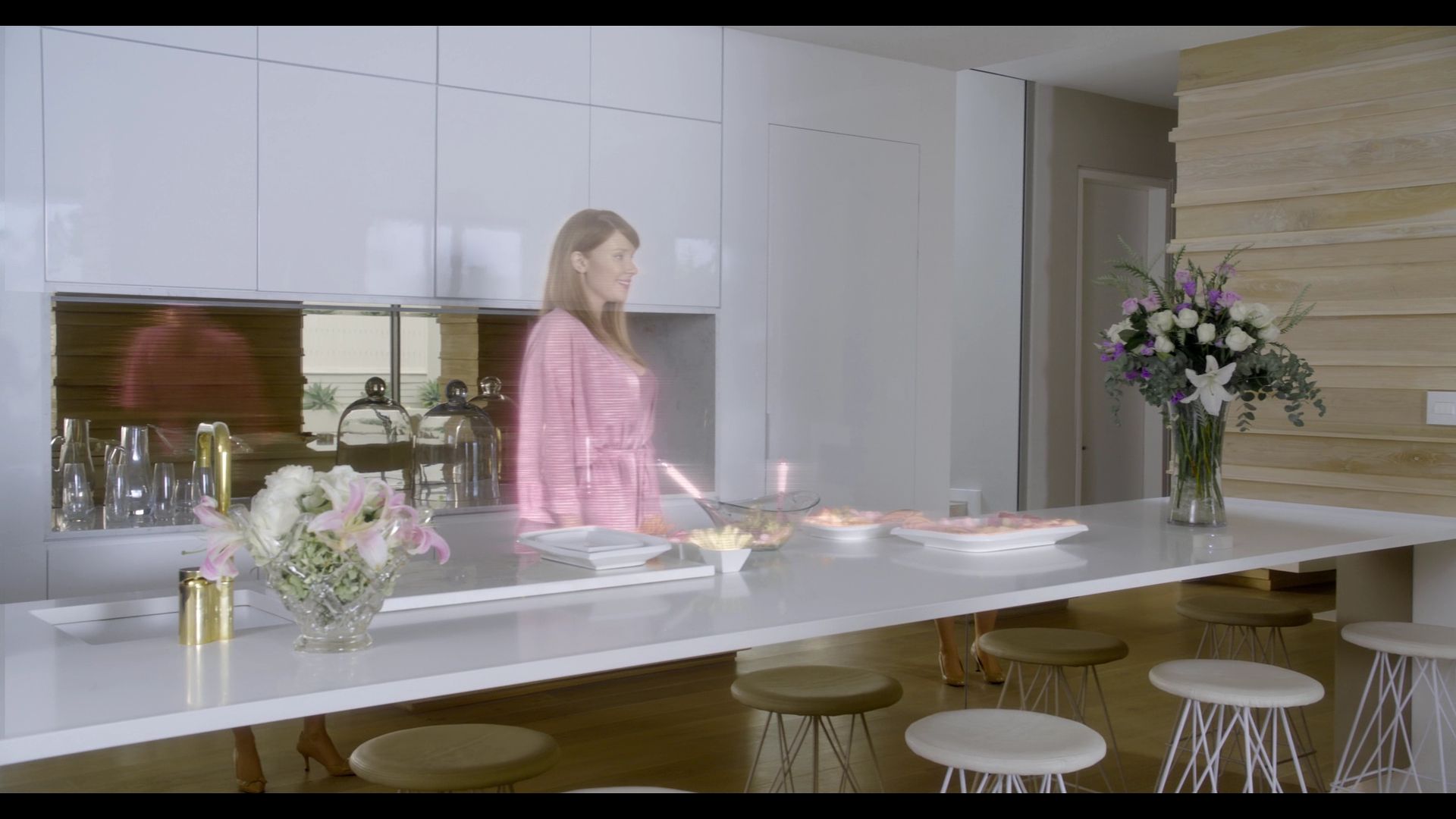 BlackMirror_3x01_Nosedive_0133.jpg