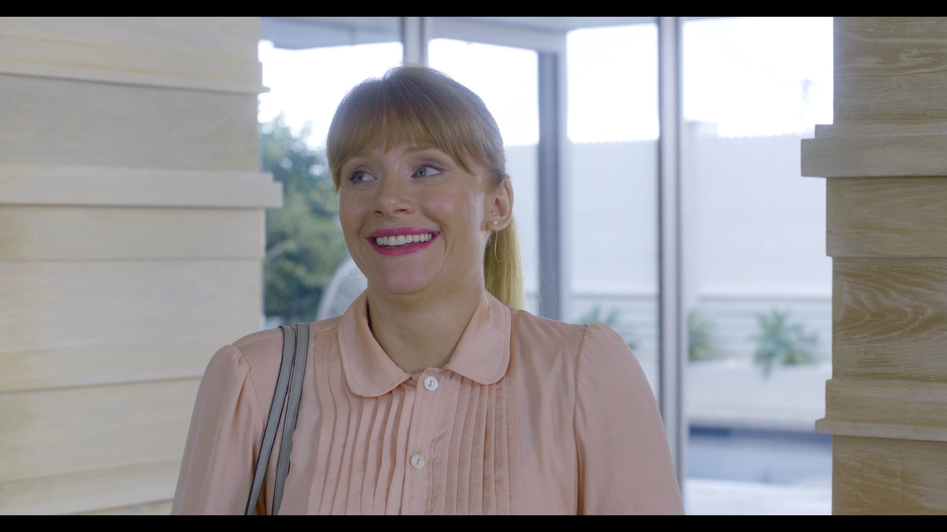BlackMirror_3x01_Nosedive_0143.jpg