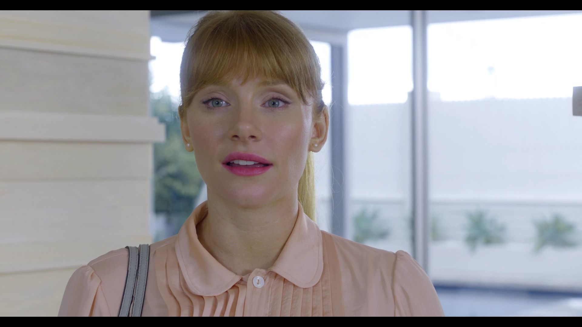 BlackMirror_3x01_Nosedive_0157.jpg