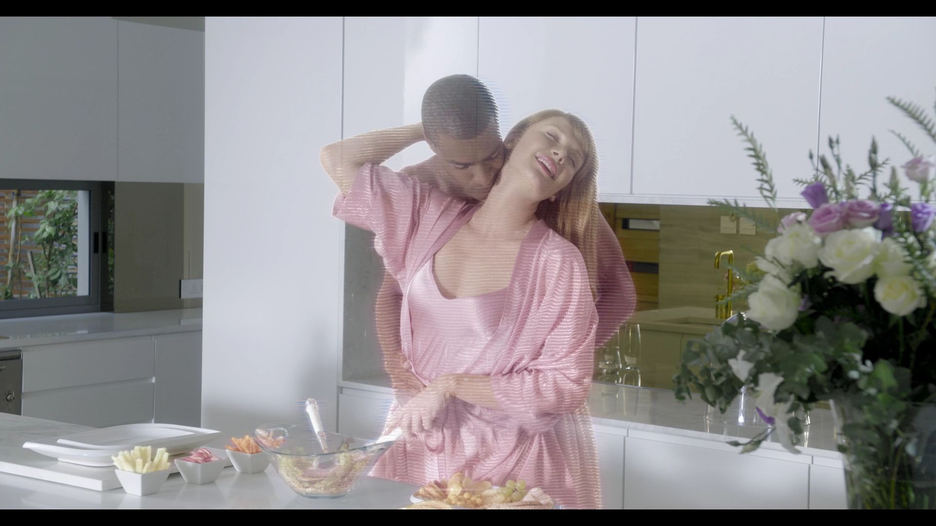 BlackMirror_3x01_Nosedive_0162.jpg