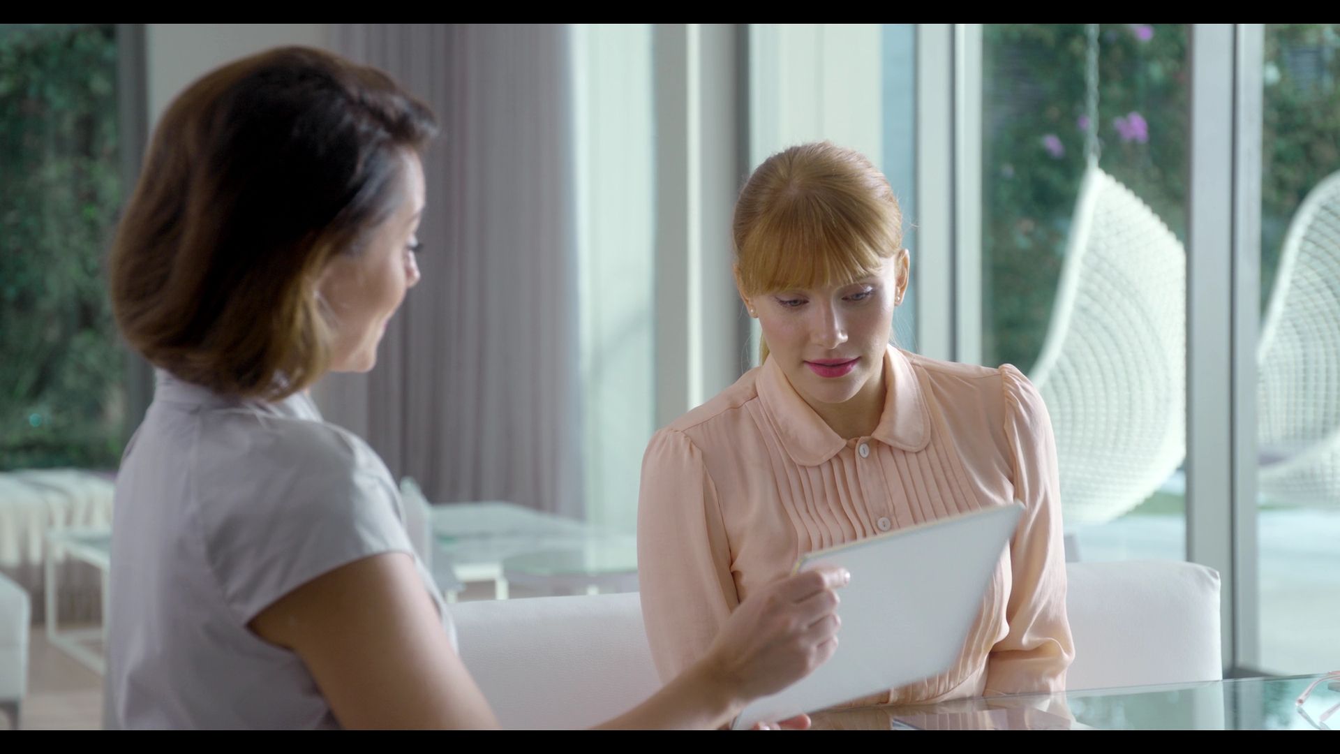 BlackMirror_3x01_Nosedive_0172.jpg