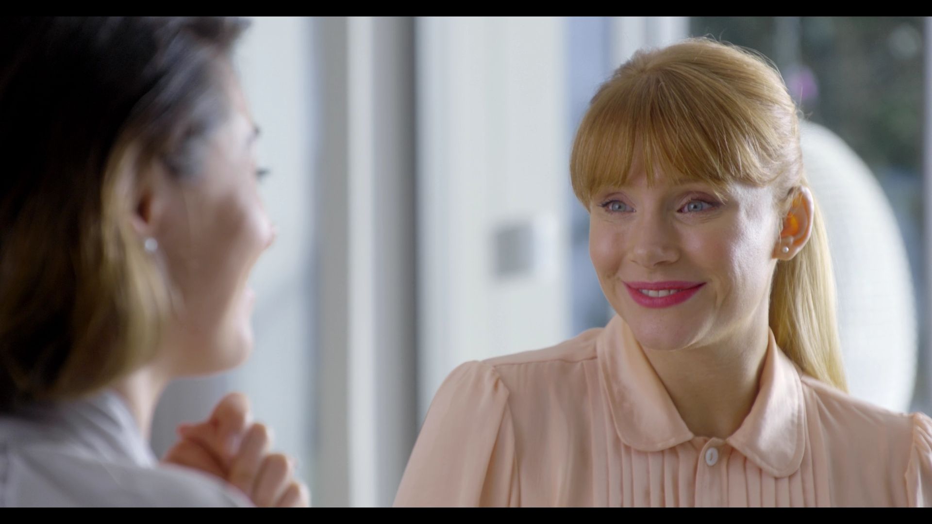 BlackMirror_3x01_Nosedive_0178.jpg