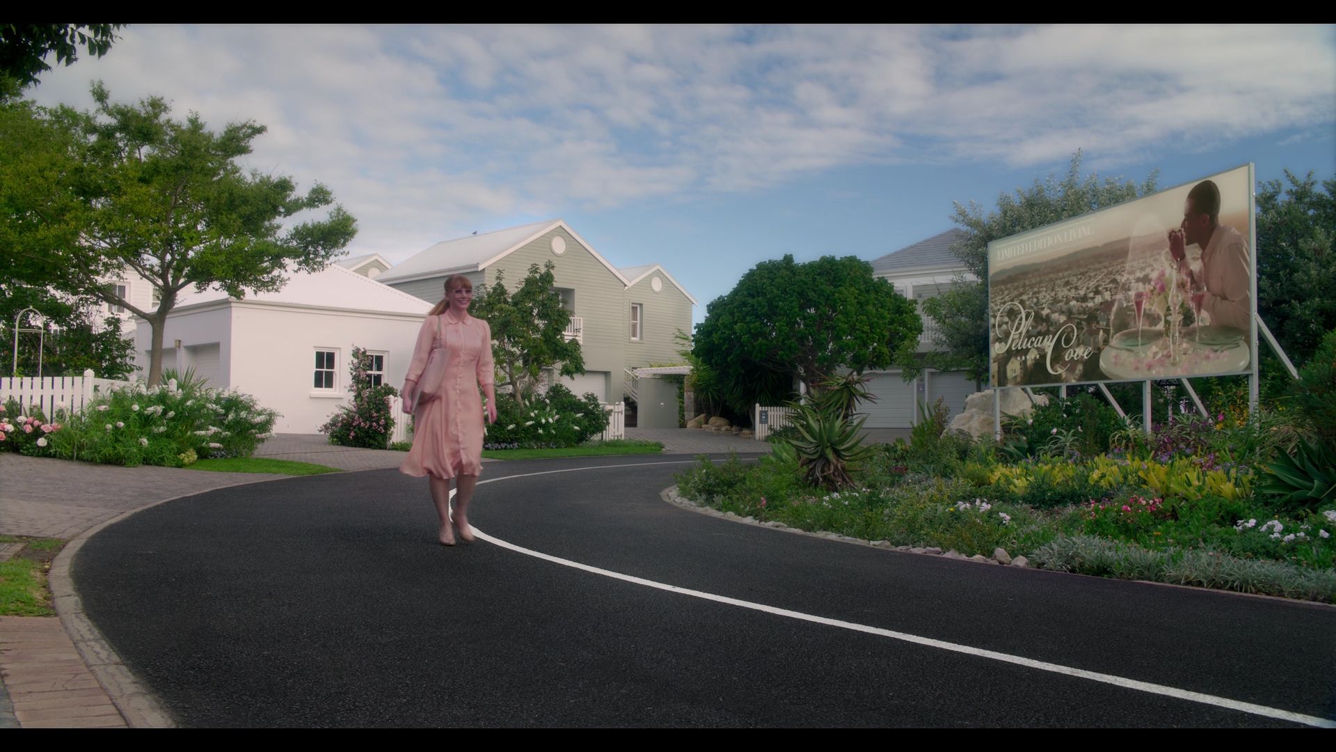 BlackMirror_3x01_Nosedive_0183.jpg BlackMirror_3x01_Nosedive_0183.jpg