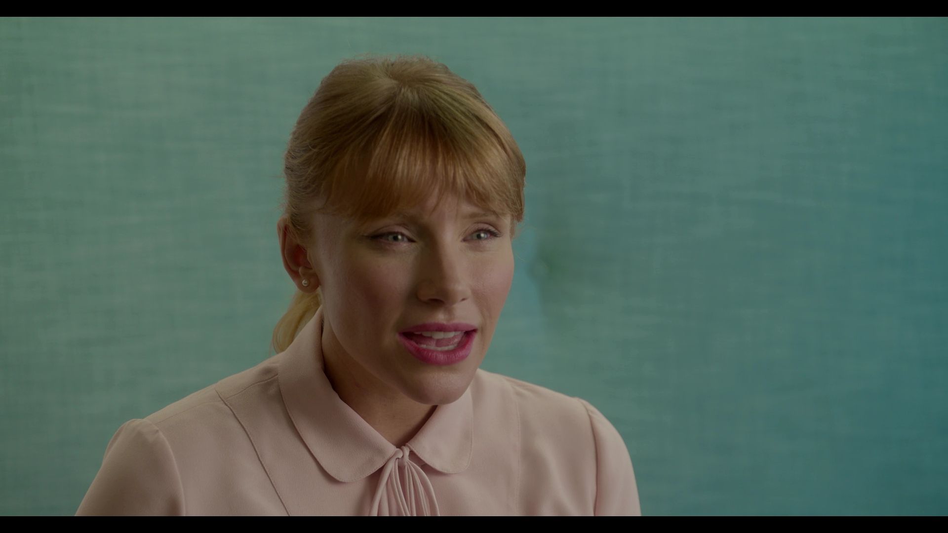 BlackMirror_3x01_Nosedive_0208.jpg