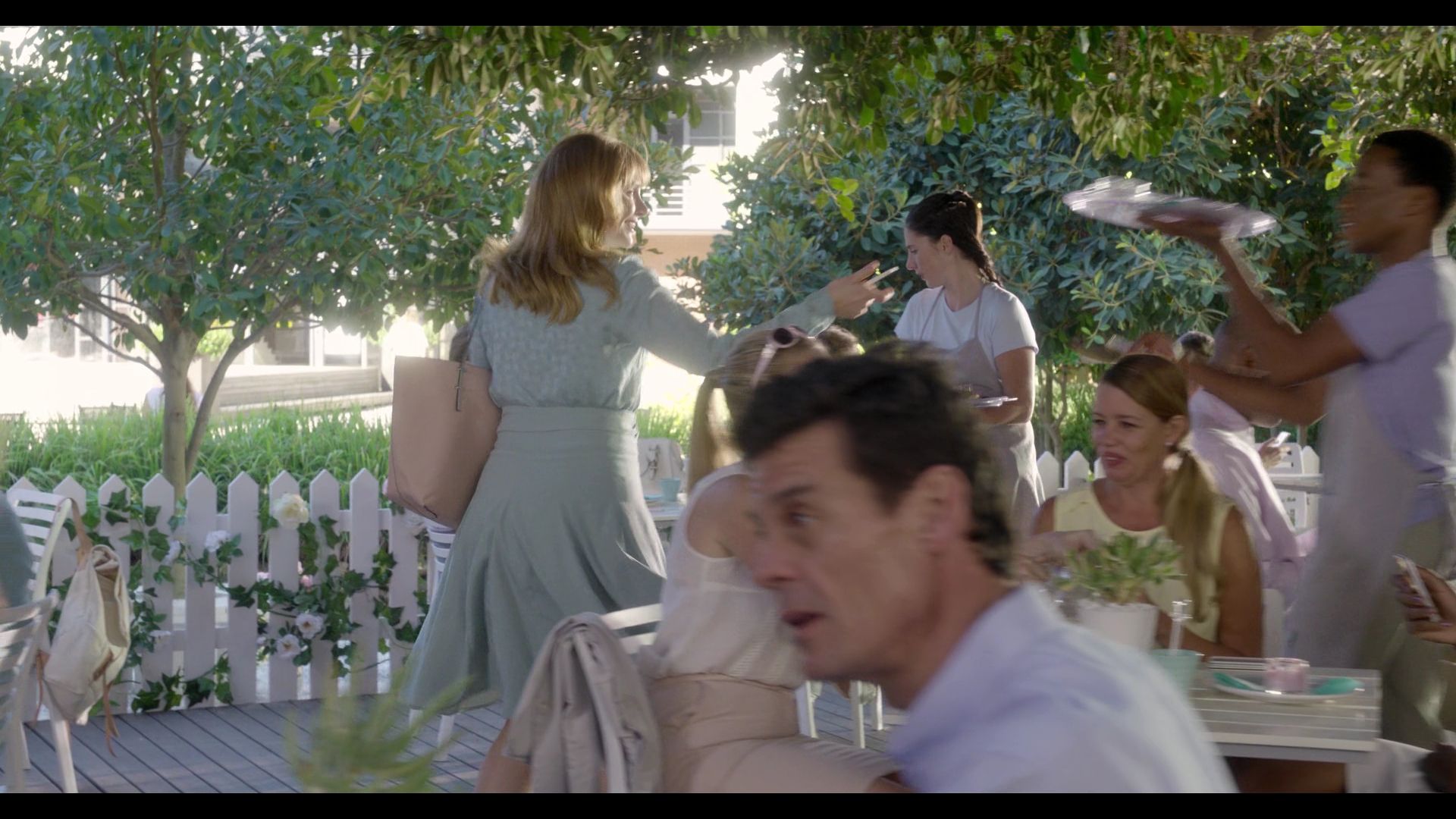 BlackMirror_3x01_Nosedive_0228.jpg BlackMirror_3x01_Nosedive_0228.jpg