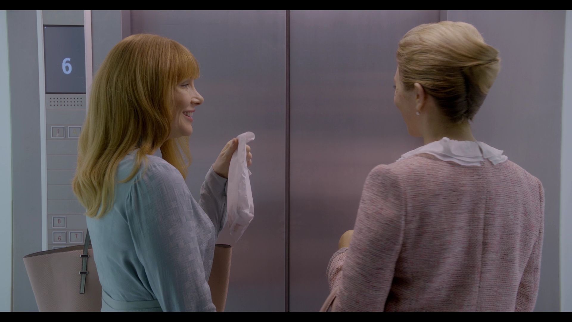 BlackMirror_3x01_Nosedive_0249.jpg
