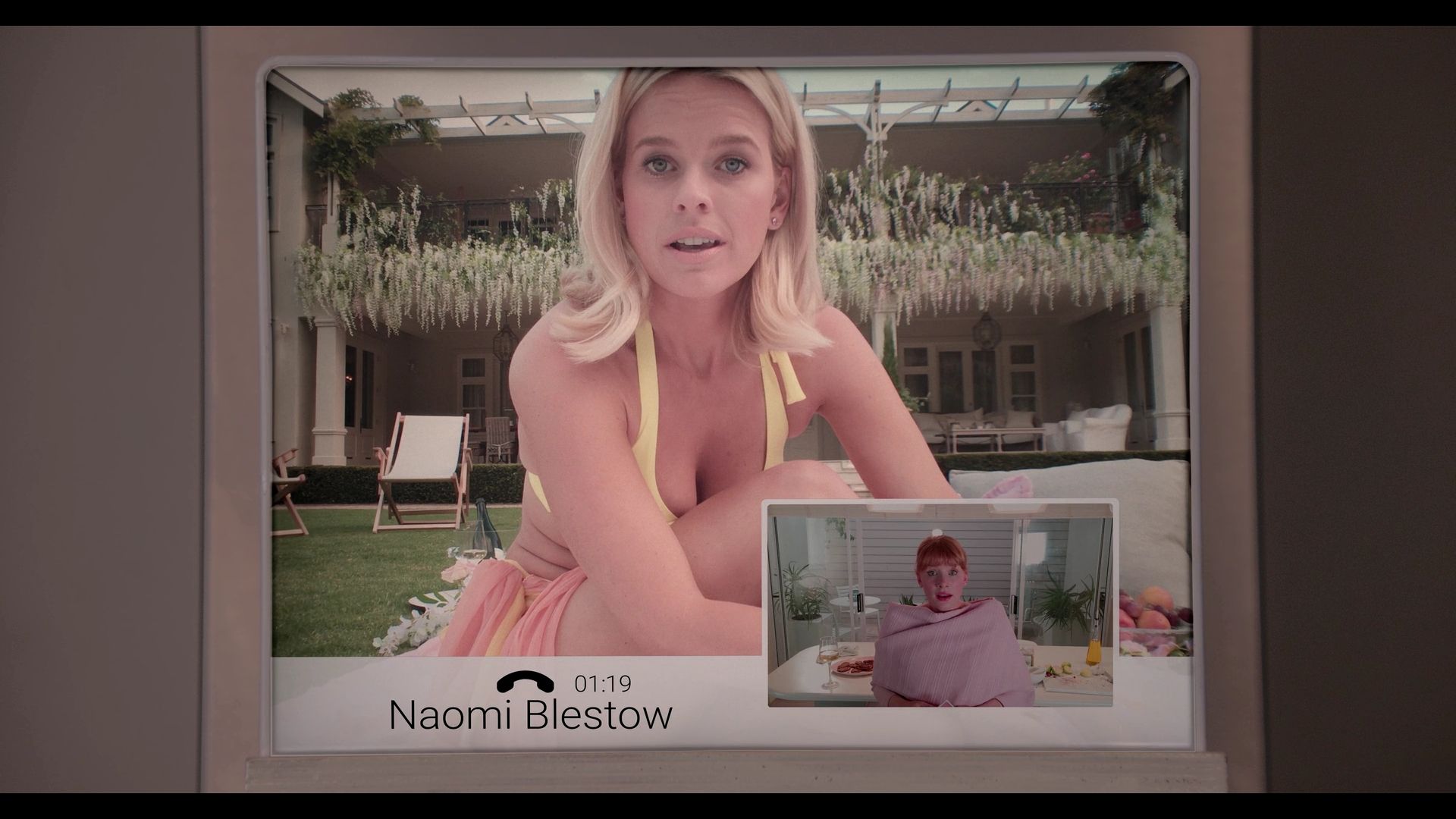 BlackMirror_3x01_Nosedive_0332.jpg