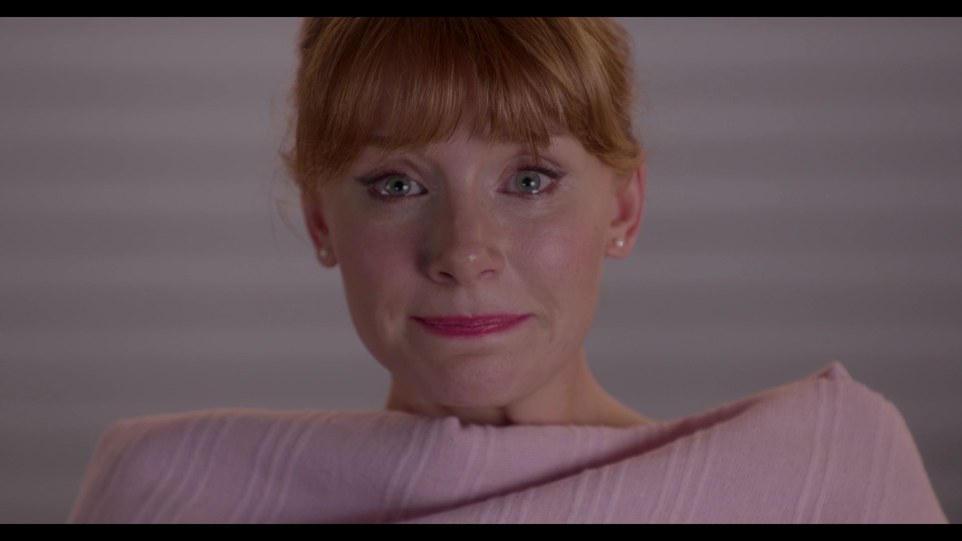 BlackMirror_3x01_Nosedive_0348.jpg