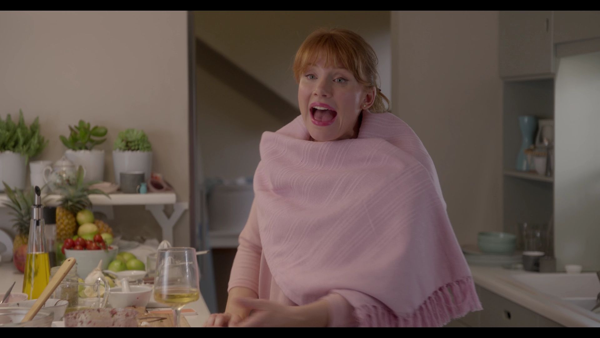 BlackMirror_3x01_Nosedive_0380.jpg