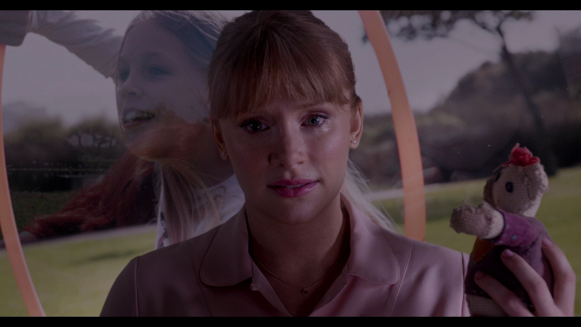 BlackMirror_3x01_Nosedive_0440.jpg