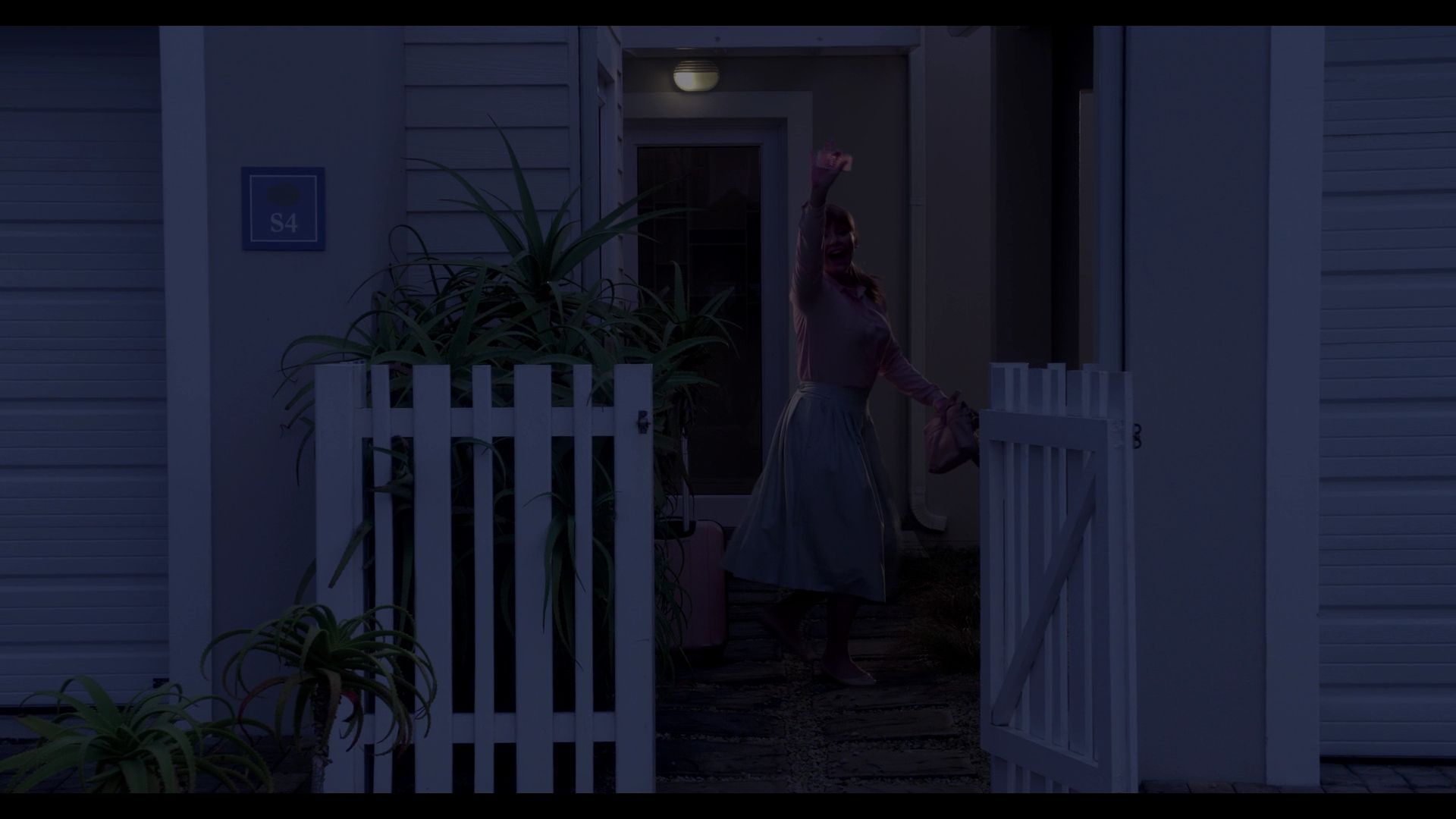 BlackMirror_3x01_Nosedive_0495.jpg