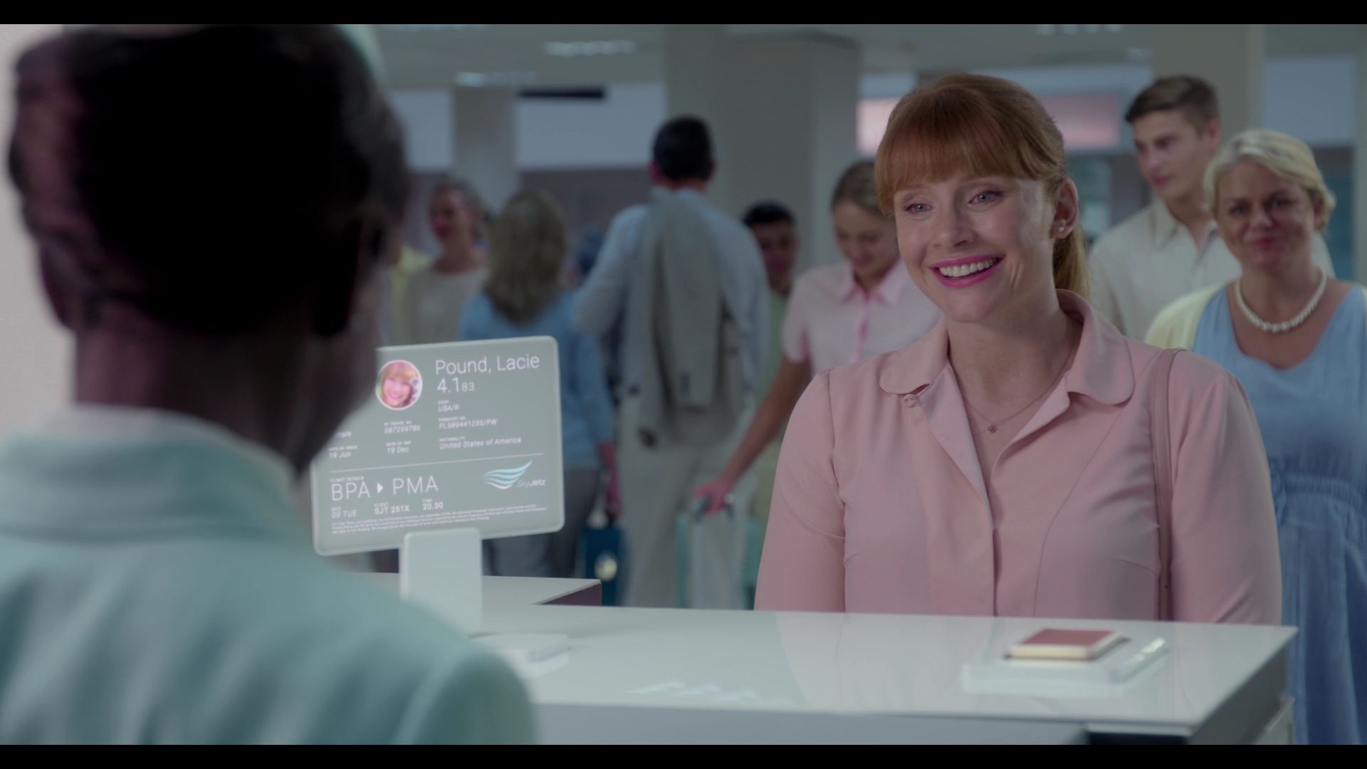 BlackMirror_3x01_Nosedive_0533.jpg