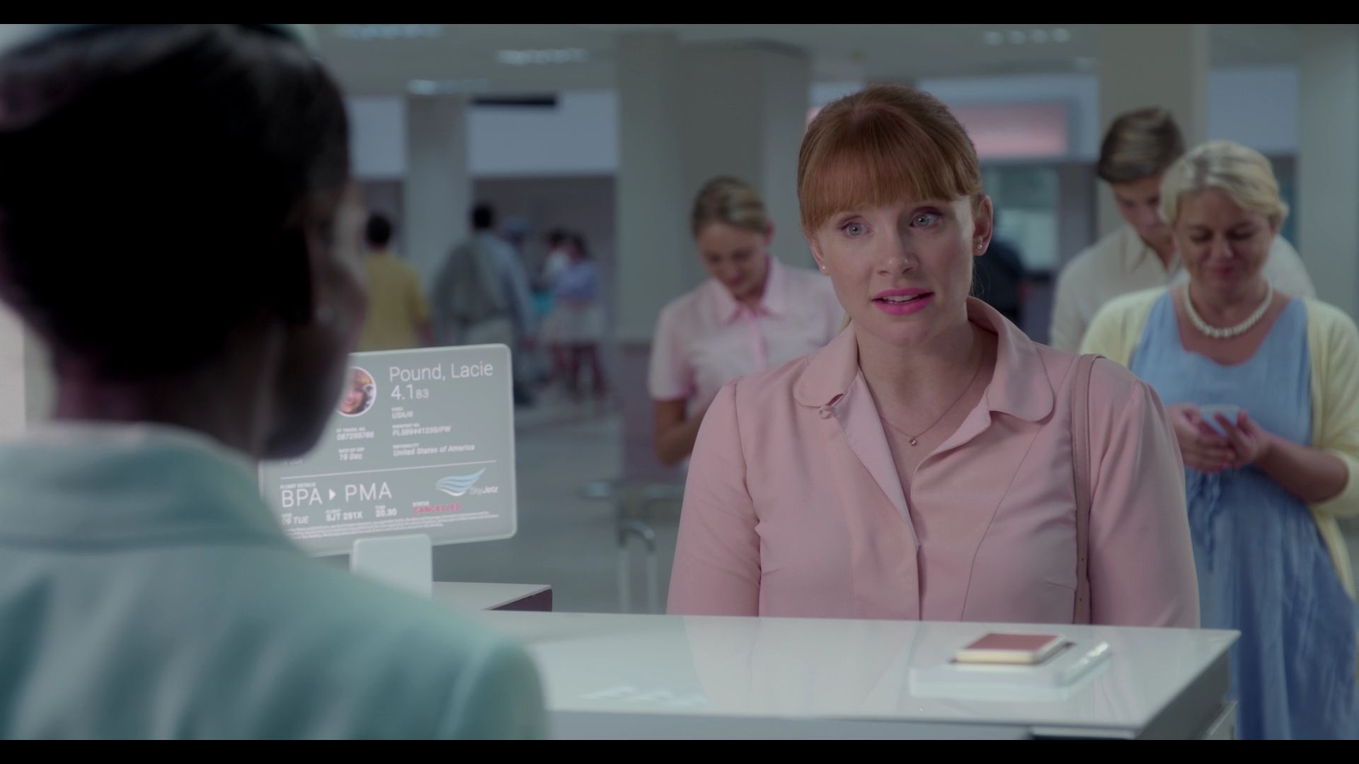 BlackMirror_3x01_Nosedive_0538.jpg