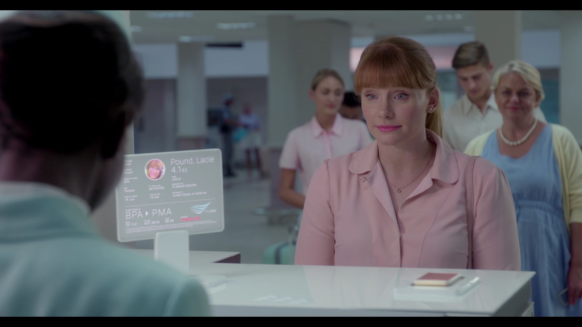BlackMirror_3x01_Nosedive_0545.jpg