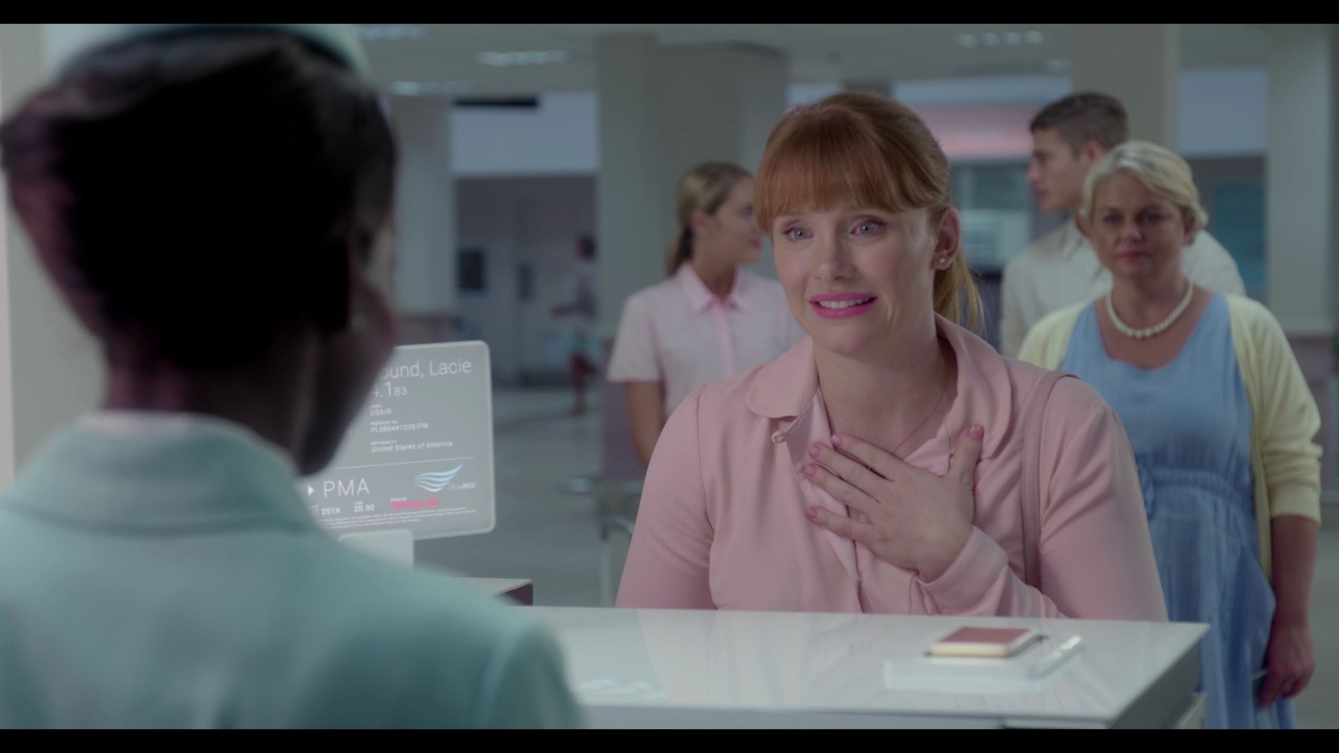 BlackMirror_3x01_Nosedive_0555.jpg