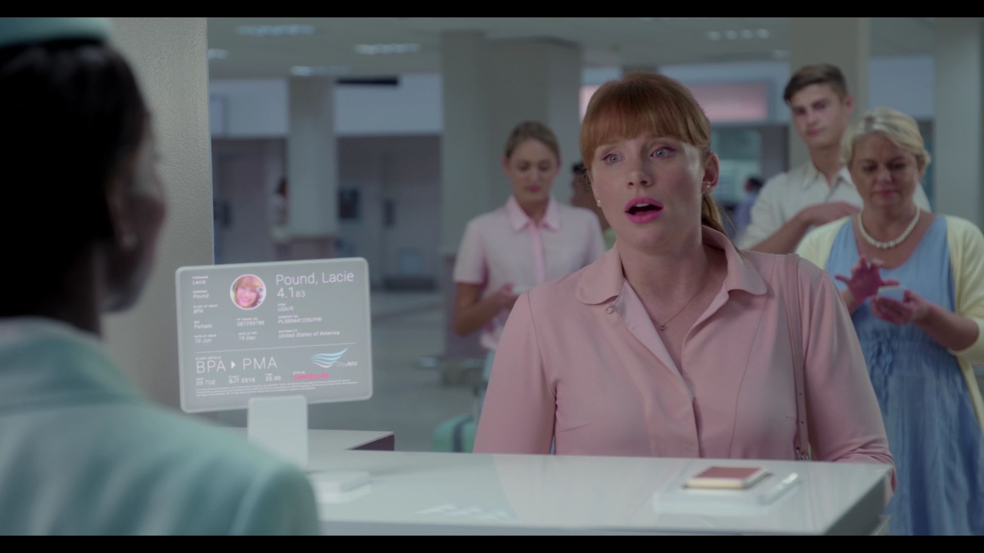 BlackMirror_3x01_Nosedive_0559.jpg
