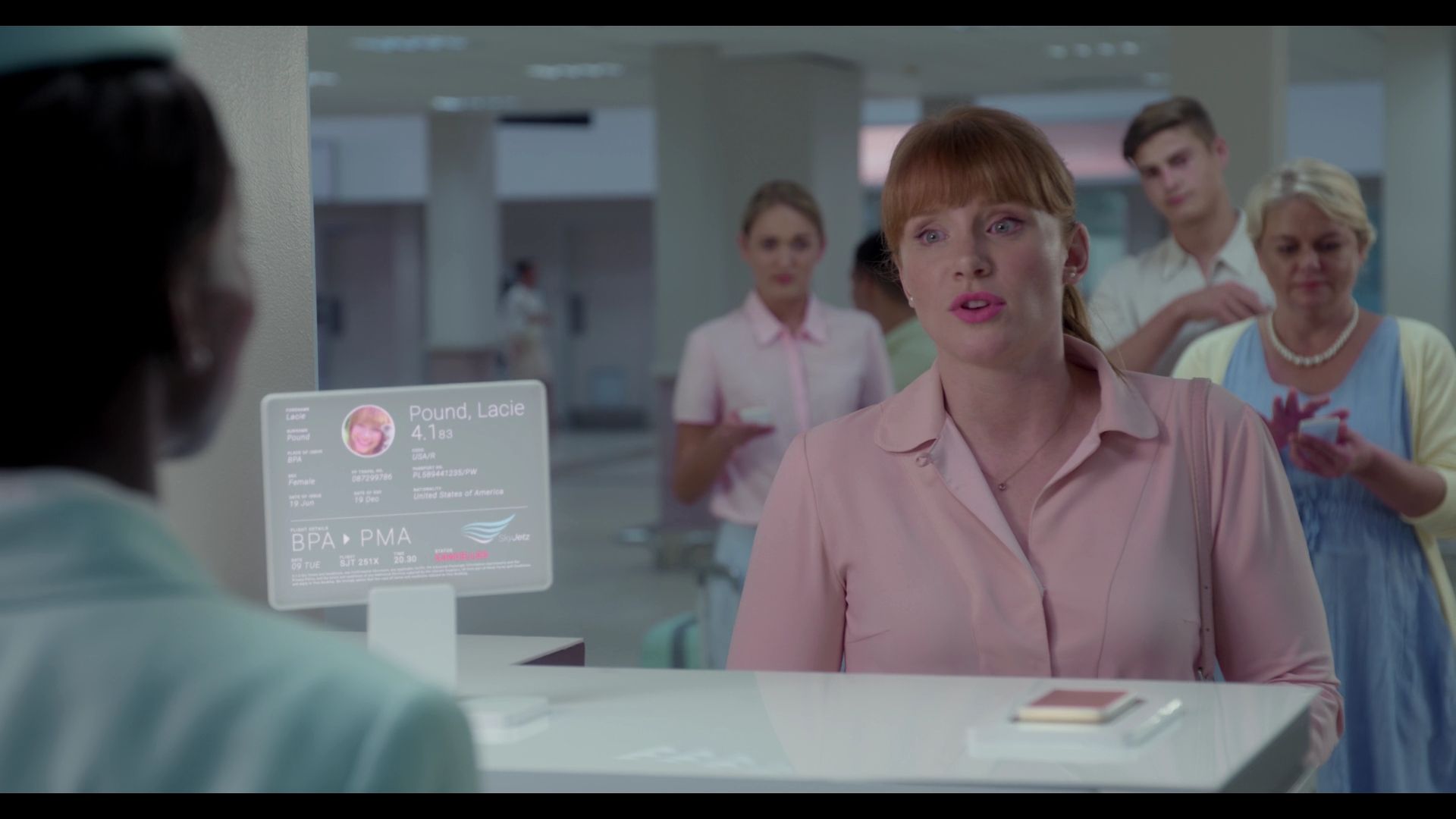 BlackMirror_3x01_Nosedive_0560.jpg