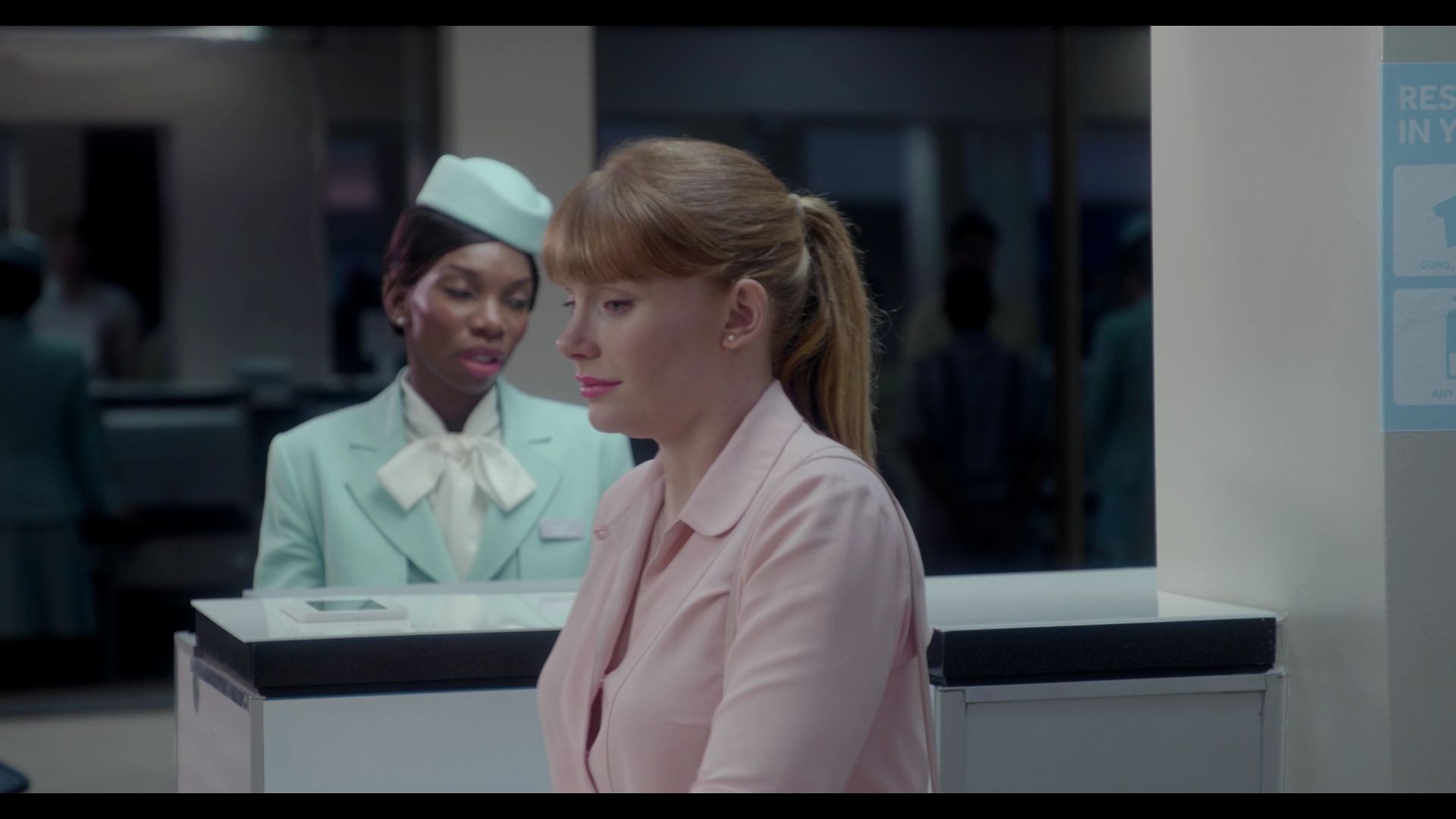 BlackMirror_3x01_Nosedive_0579.jpg