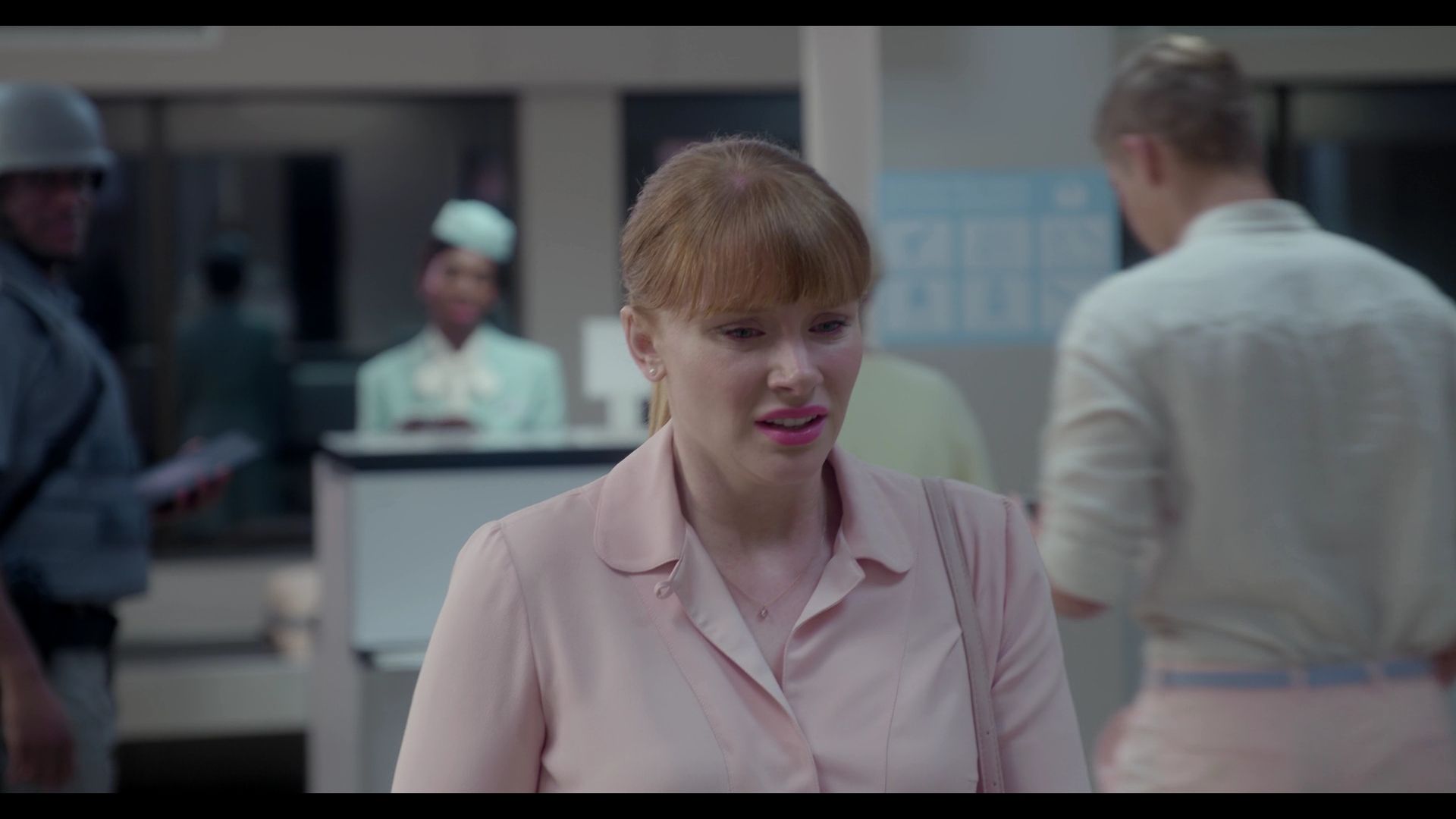 BlackMirror_3x01_Nosedive_0584.jpg