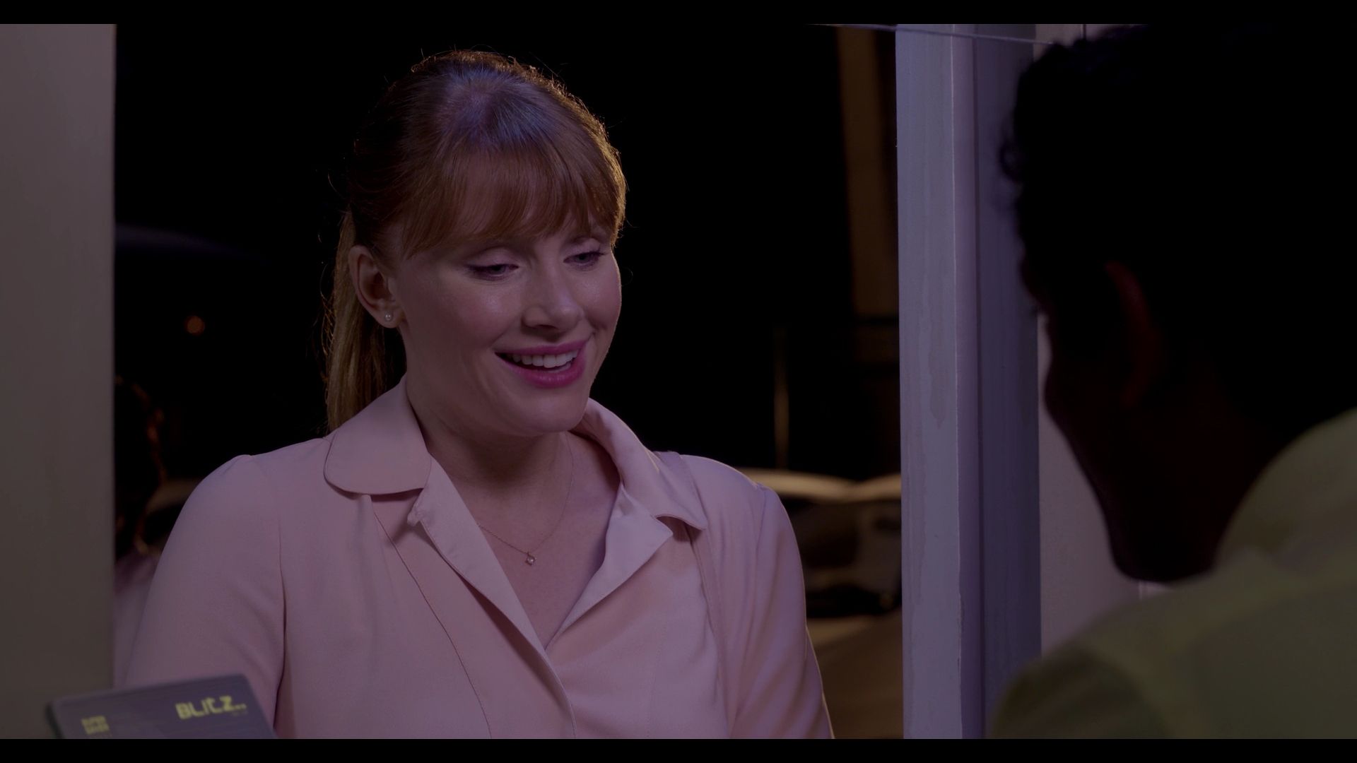 BlackMirror_3x01_Nosedive_0602.jpg