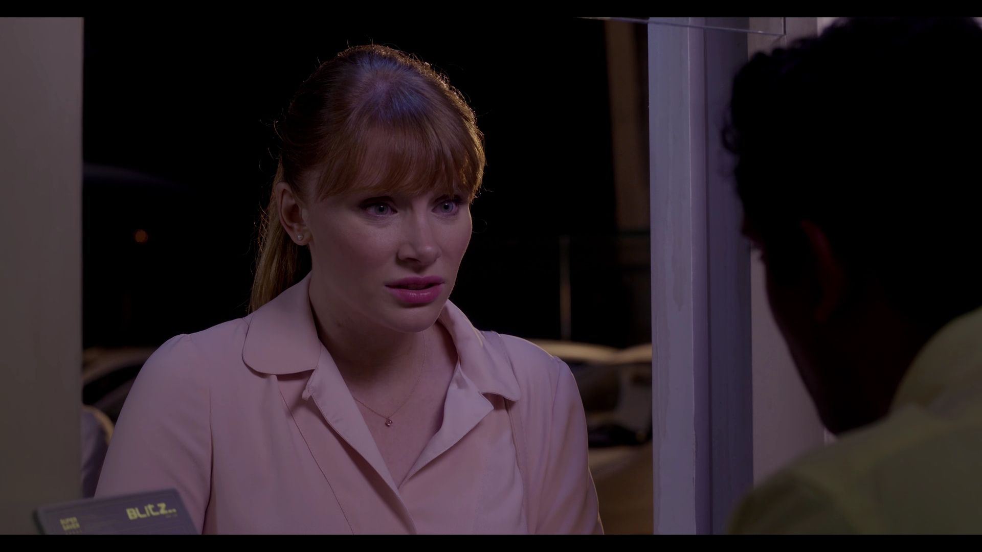 BlackMirror_3x01_Nosedive_0603.jpg