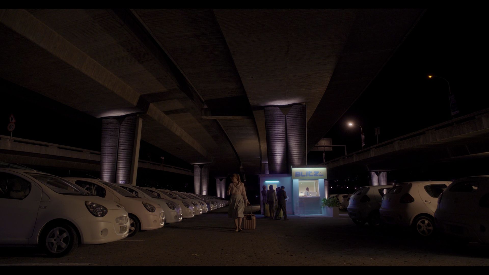 BlackMirror_3x01_Nosedive_0604.jpg