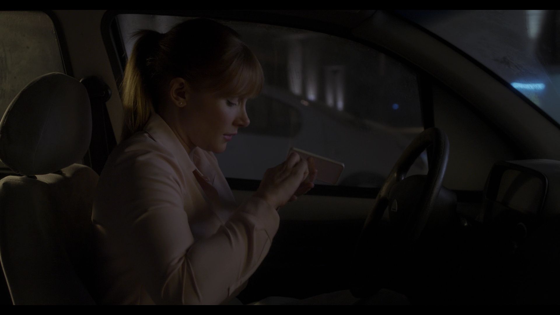 BlackMirror_3x01_Nosedive_0607.jpg