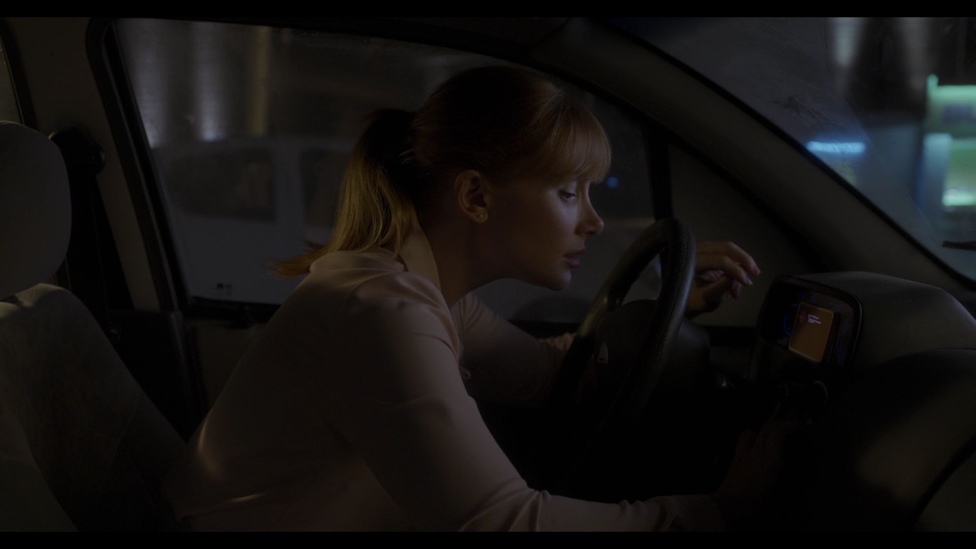 BlackMirror_3x01_Nosedive_0610.jpg