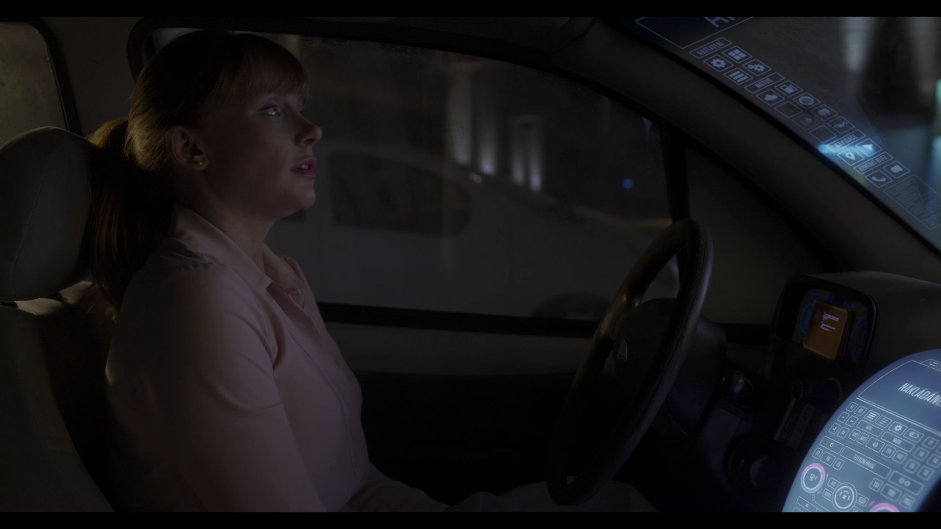 BlackMirror_3x01_Nosedive_0611.jpg