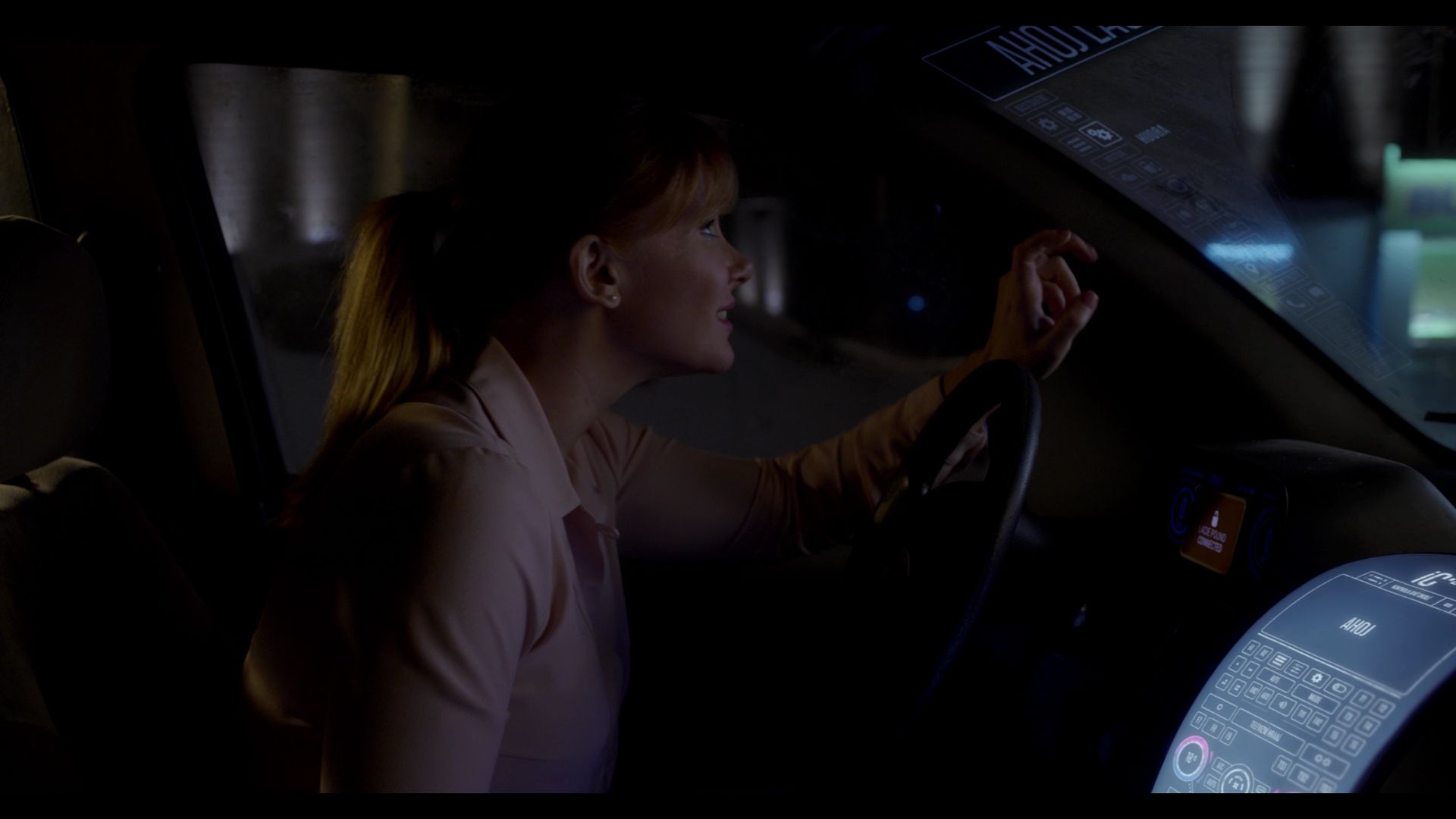 BlackMirror_3x01_Nosedive_0612.jpg