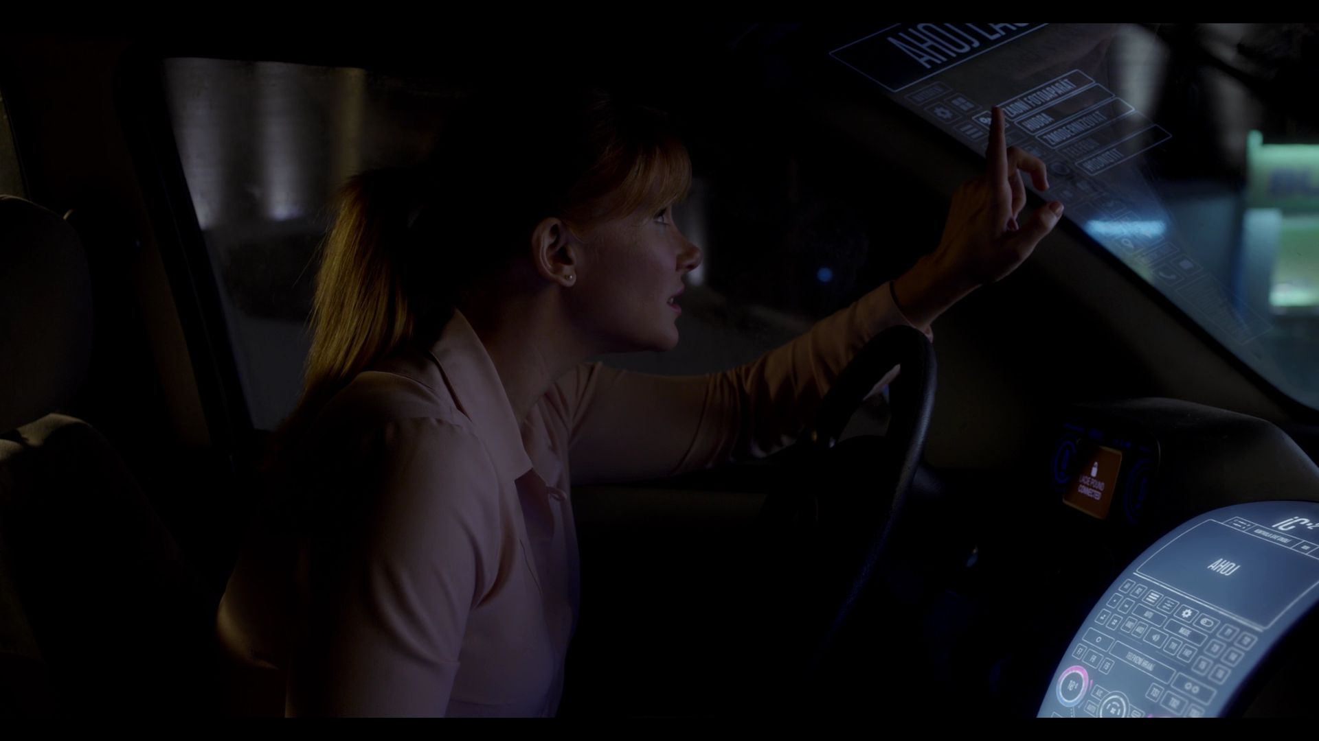 BlackMirror_3x01_Nosedive_0613.jpg