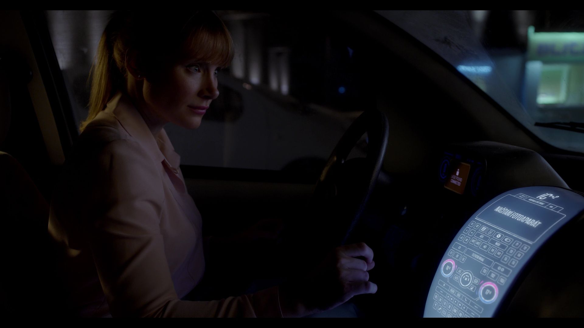 BlackMirror_3x01_Nosedive_0615.jpg