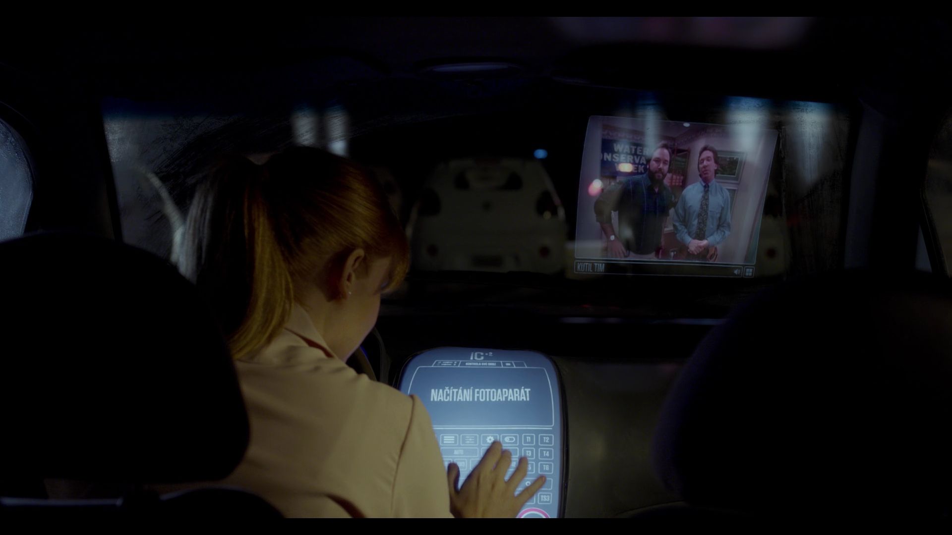 BlackMirror_3x01_Nosedive_0618.jpg