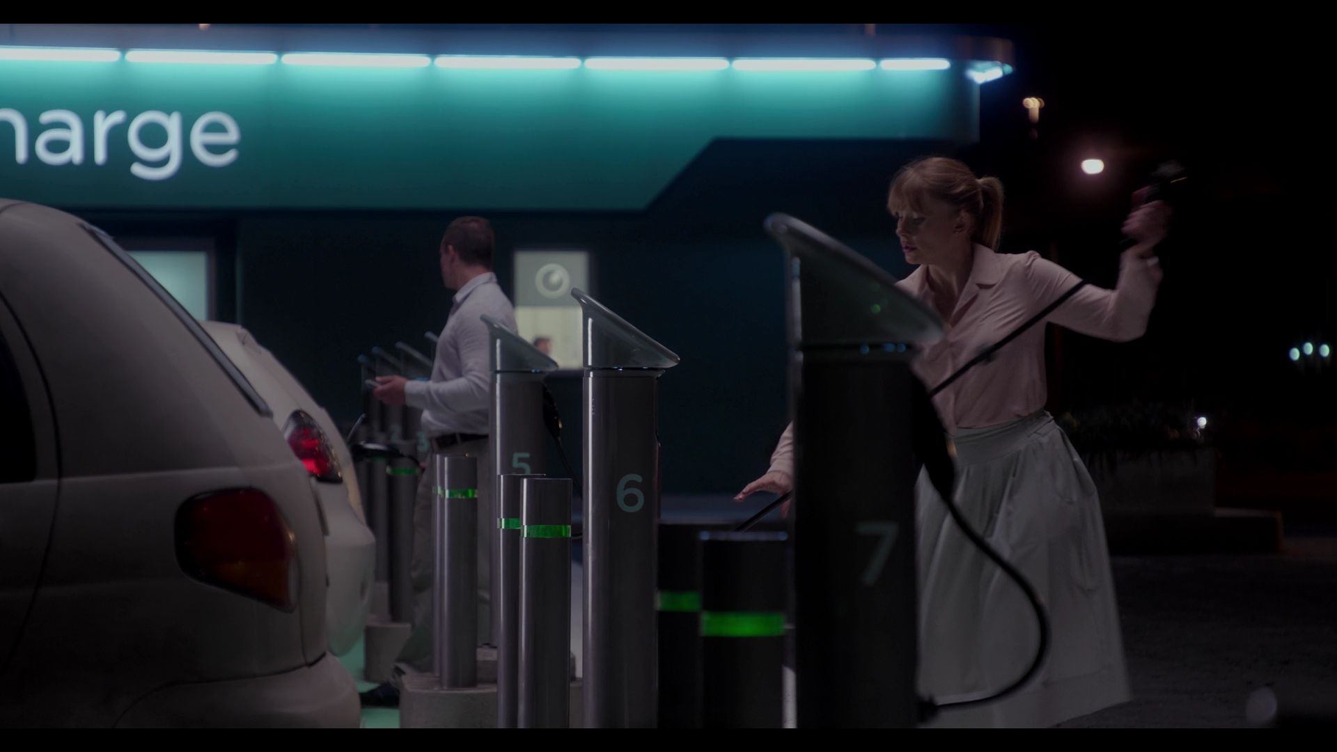 BlackMirror_3x01_Nosedive_0663.jpg