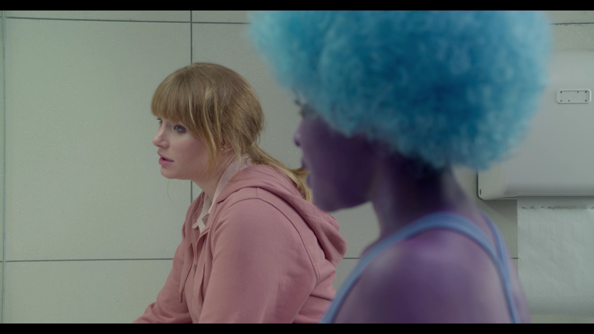 BlackMirror_3x01_Nosedive_0797.jpg