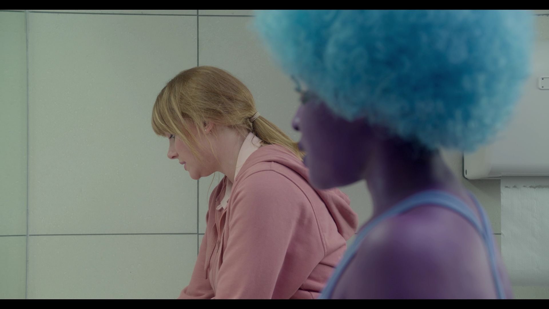 BlackMirror_3x01_Nosedive_0799.jpg