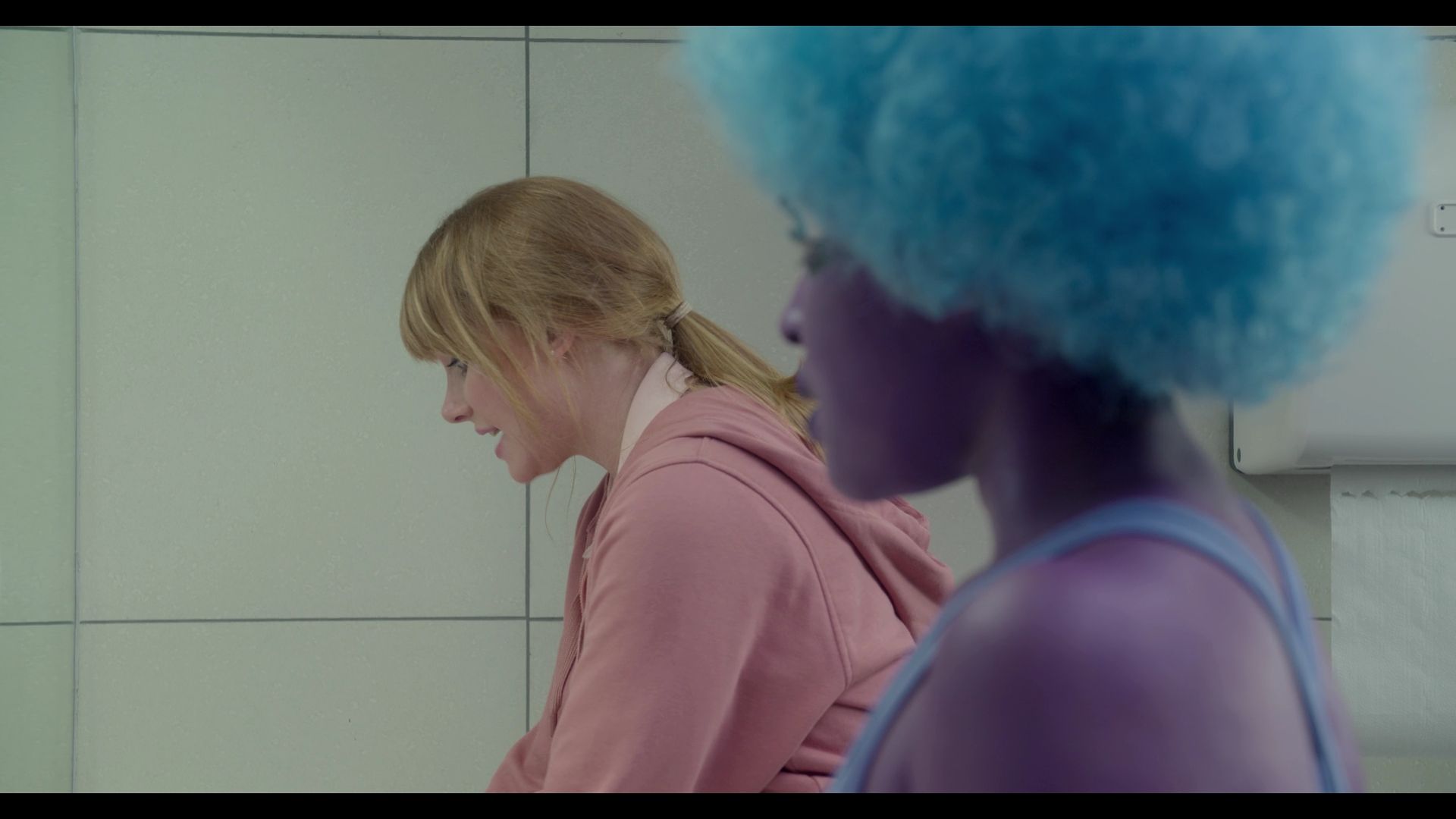 BlackMirror_3x01_Nosedive_0800.jpg