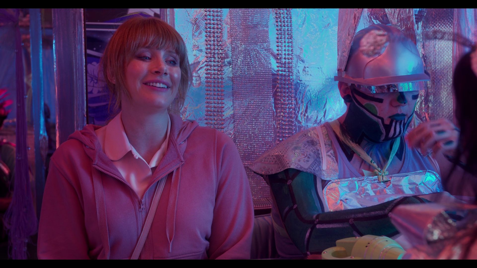 BlackMirror_3x01_Nosedive_0818.jpg