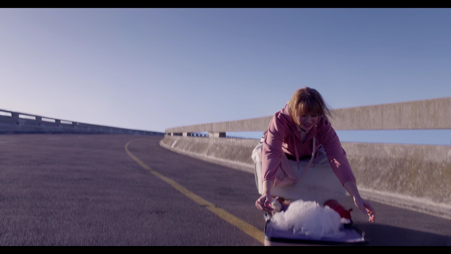 BlackMirror_3x01_Nosedive_0862.jpg