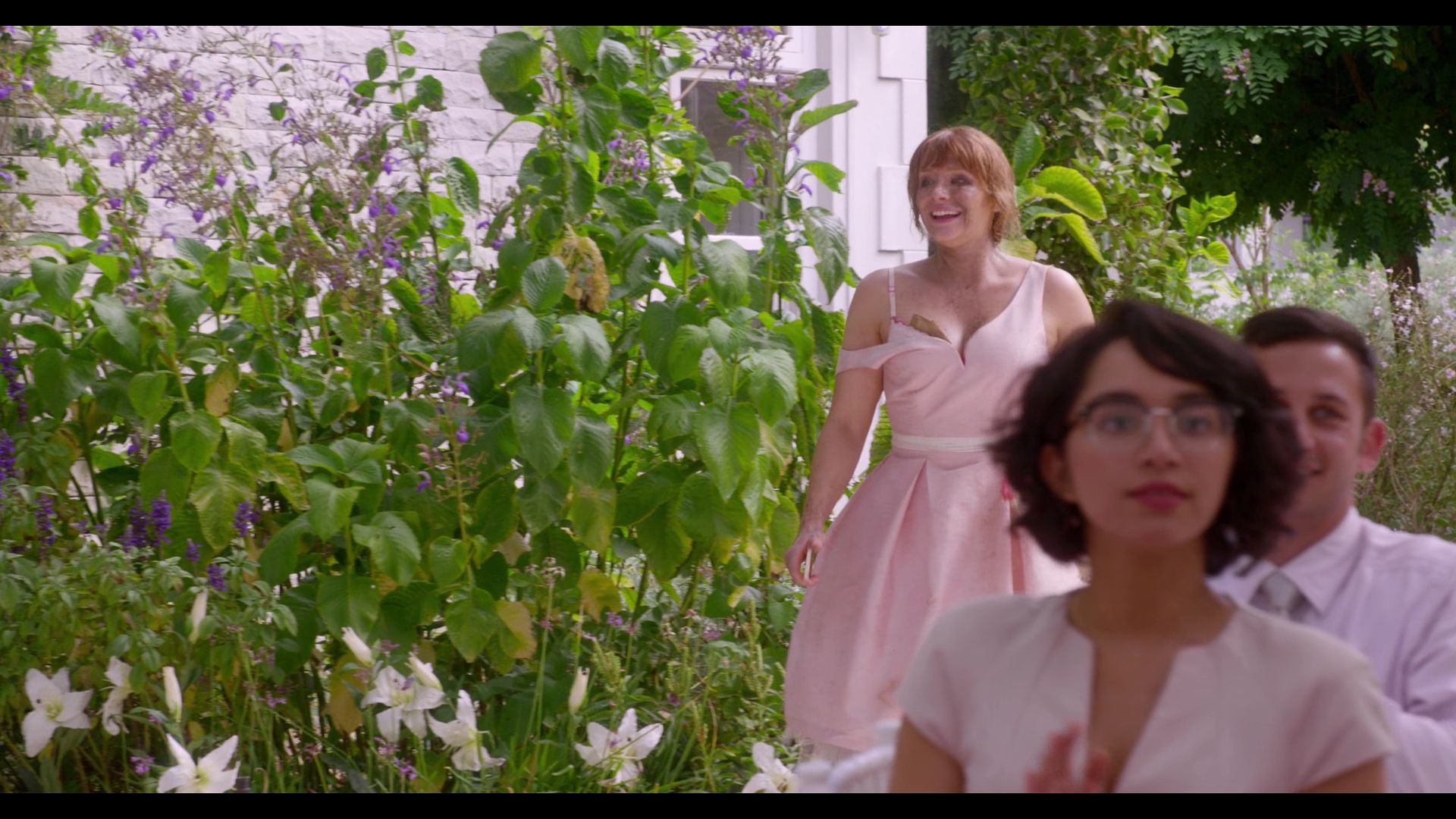 BlackMirror_3x01_Nosedive_0904.jpg