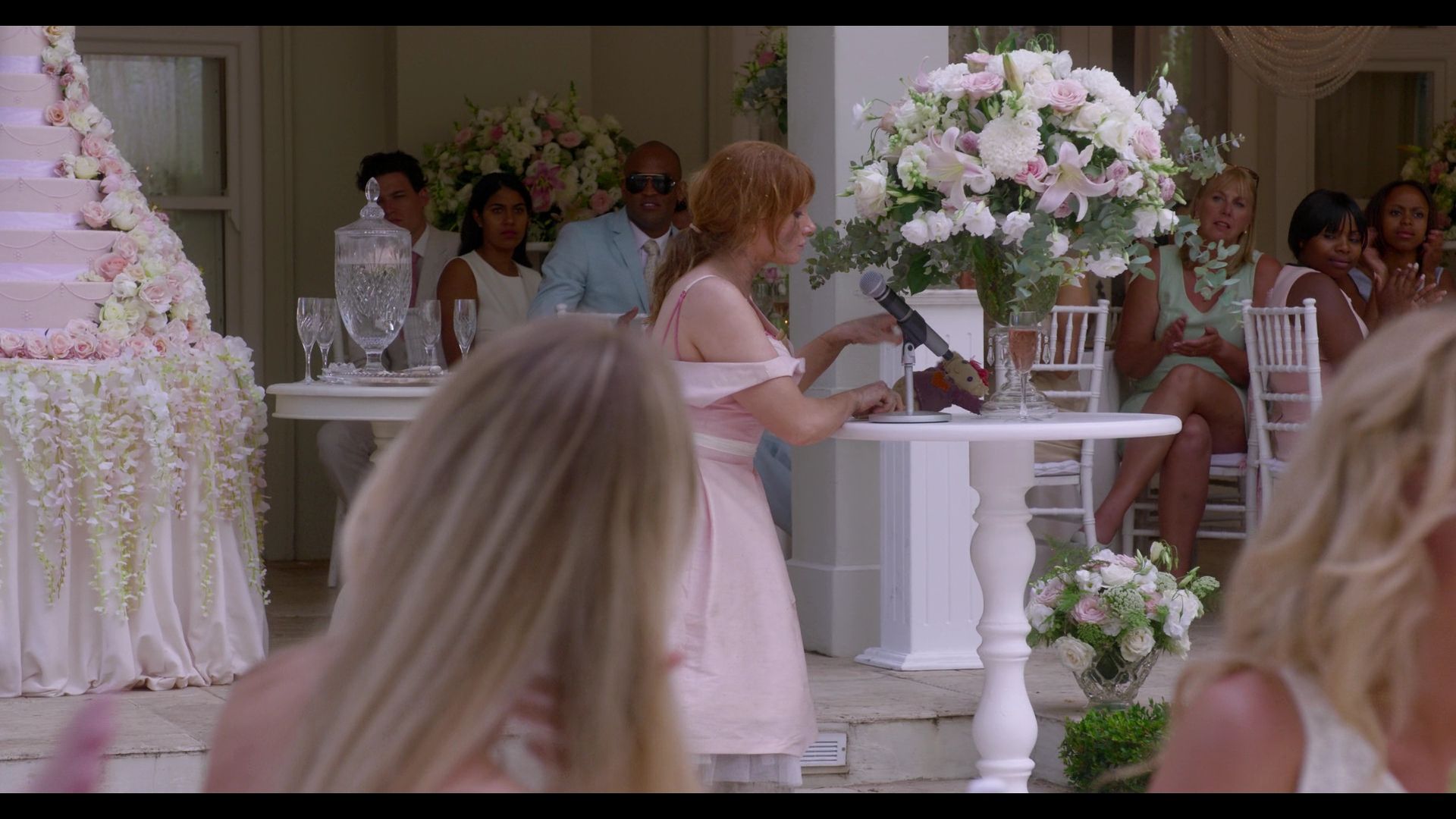 BlackMirror_3x01_Nosedive_0906.jpg