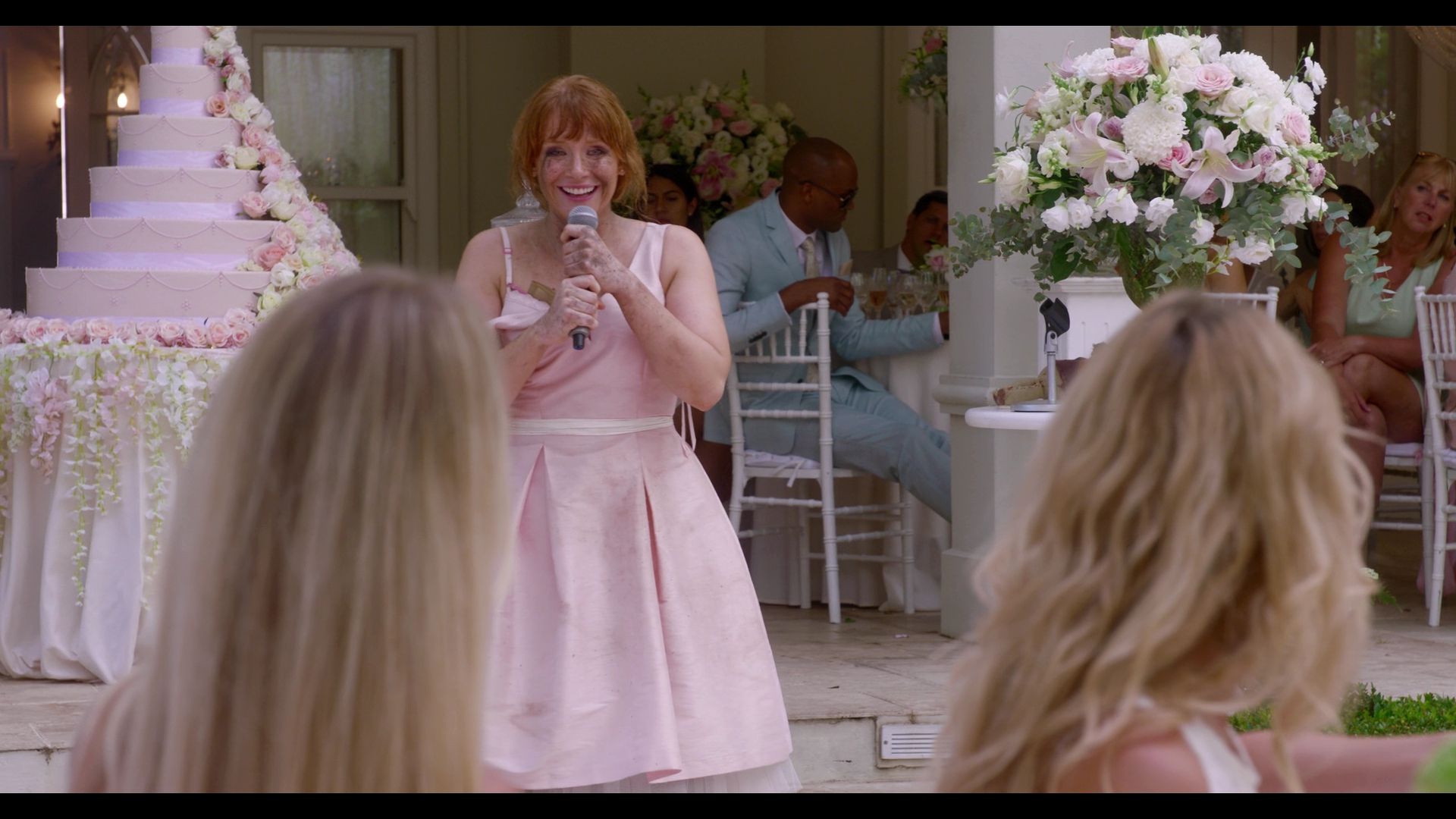 BlackMirror_3x01_Nosedive_0910.jpg