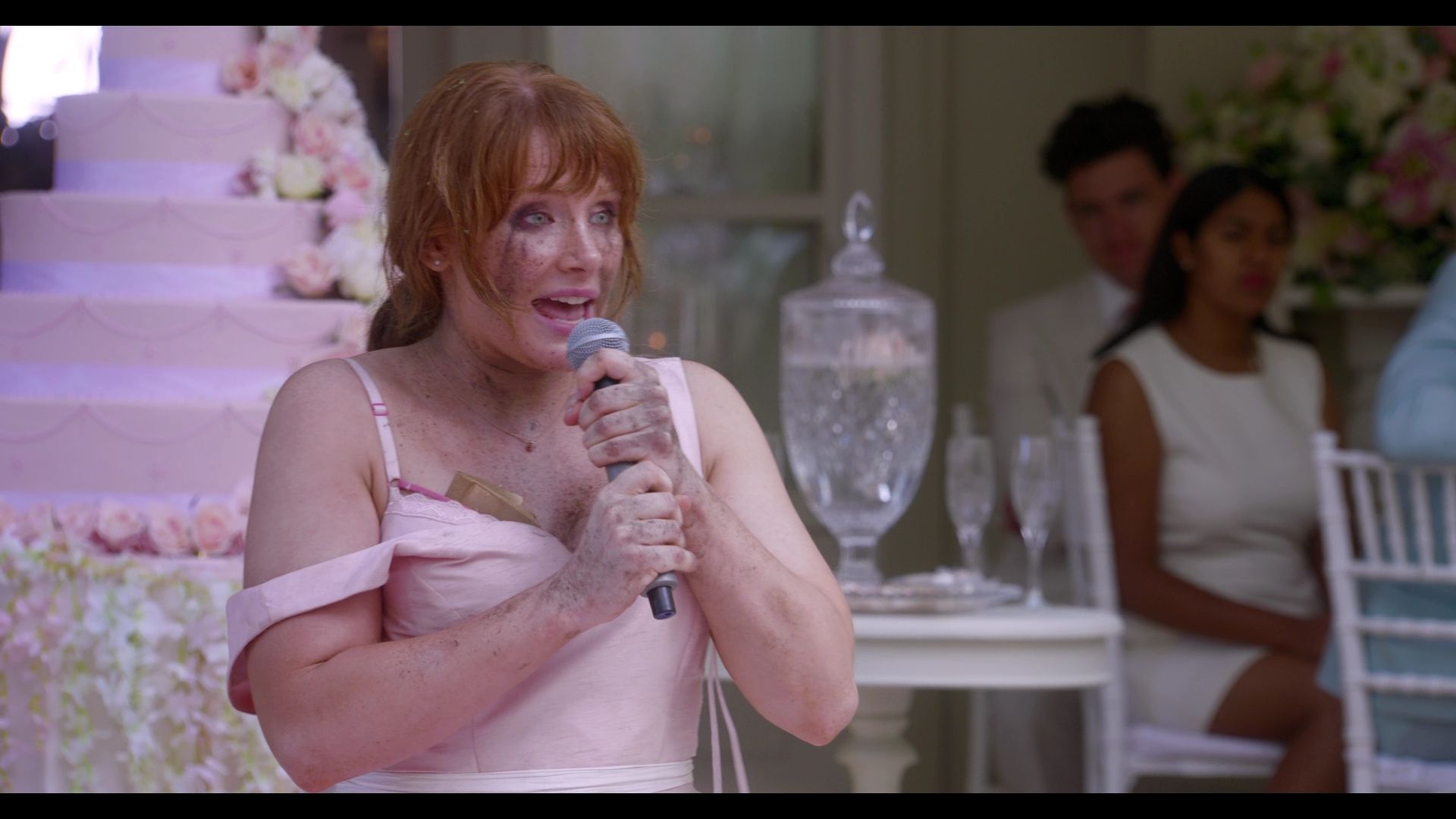 BlackMirror_3x01_Nosedive_0915.jpg