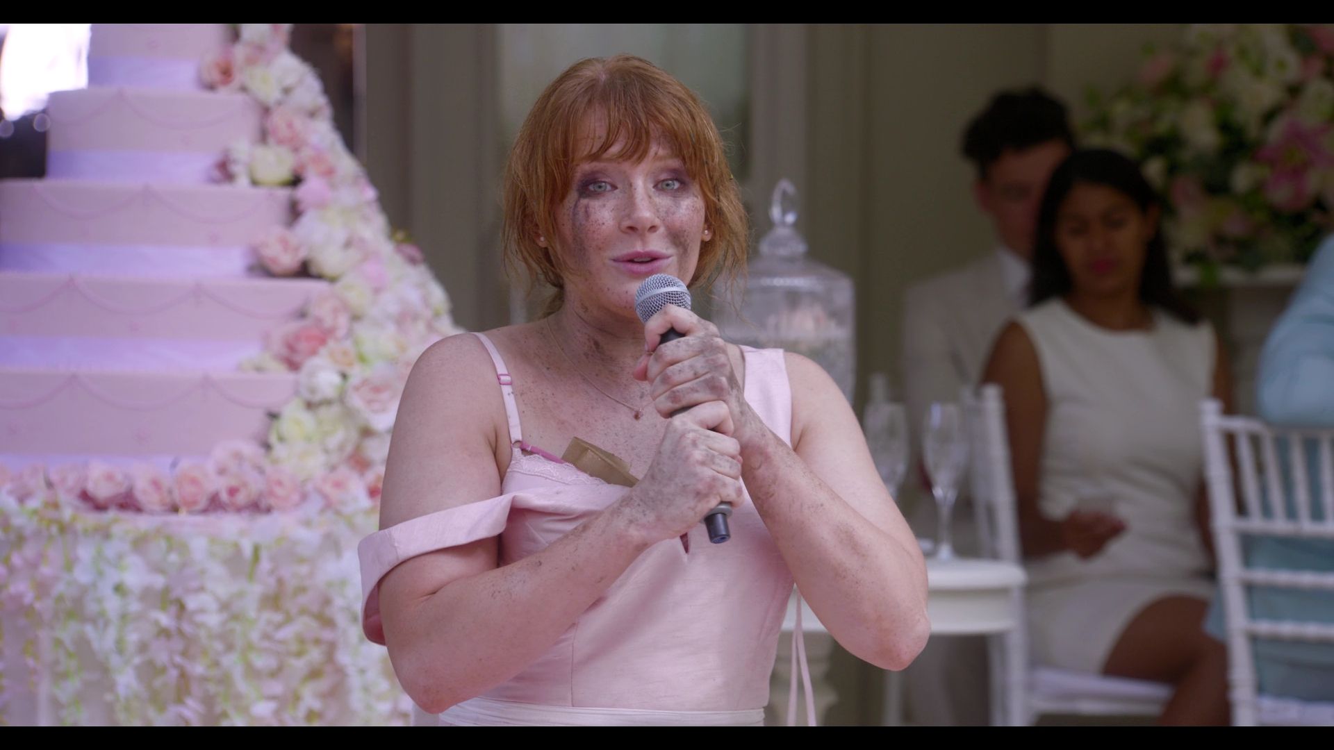 BlackMirror_3x01_Nosedive_0919.jpg