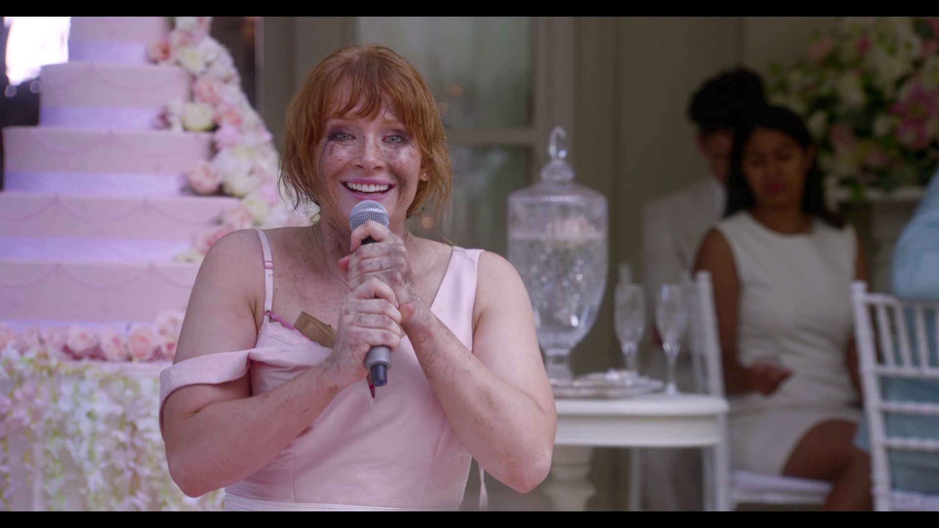 BlackMirror_3x01_Nosedive_0921.jpg