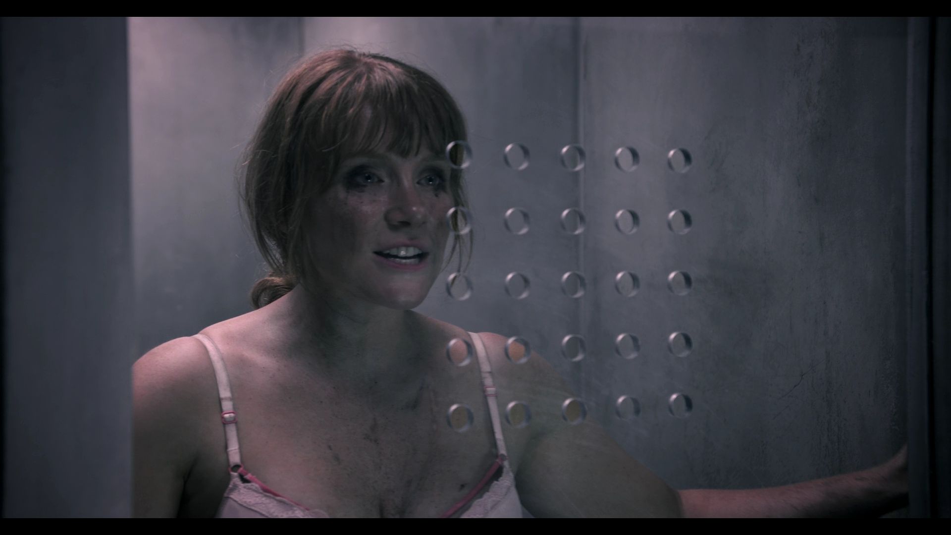 BlackMirror_3x01_Nosedive_1168.jpg