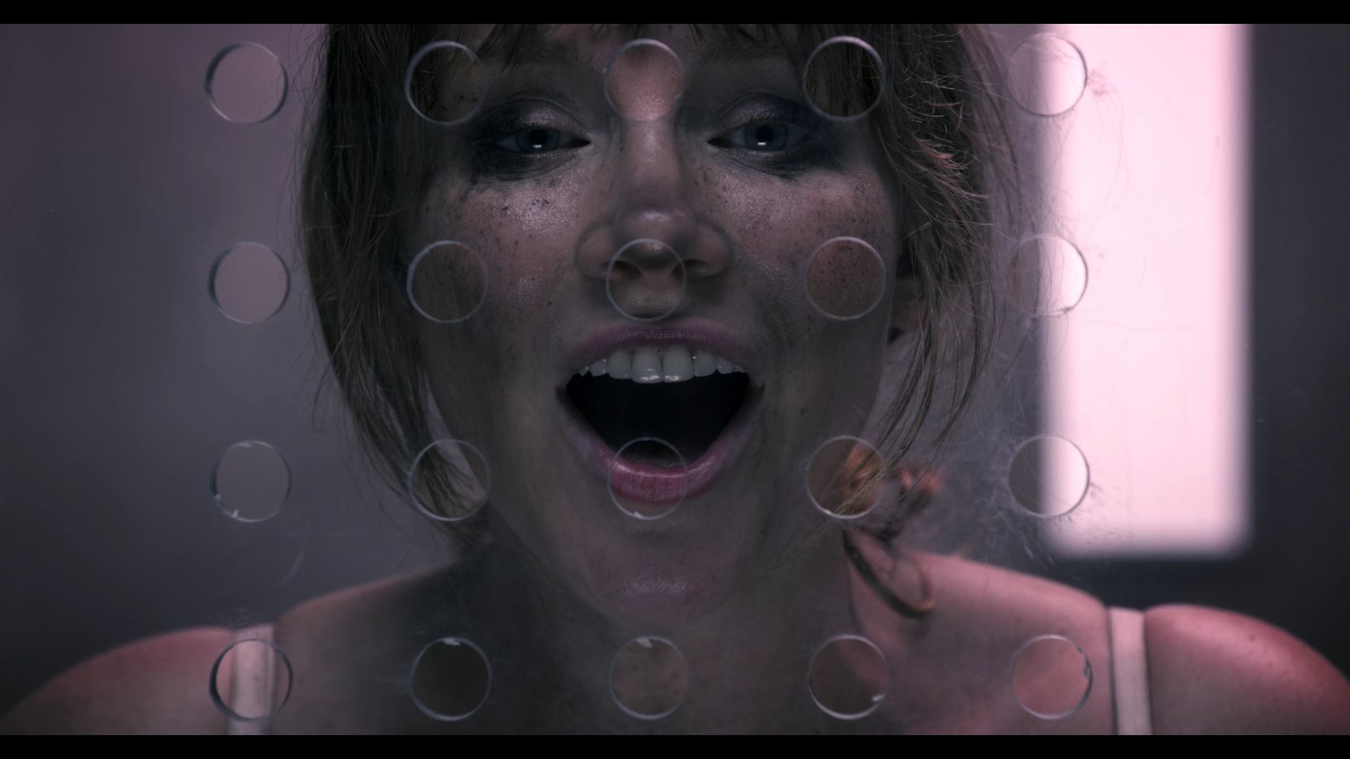 BlackMirror_3x01_Nosedive_1192.jpg